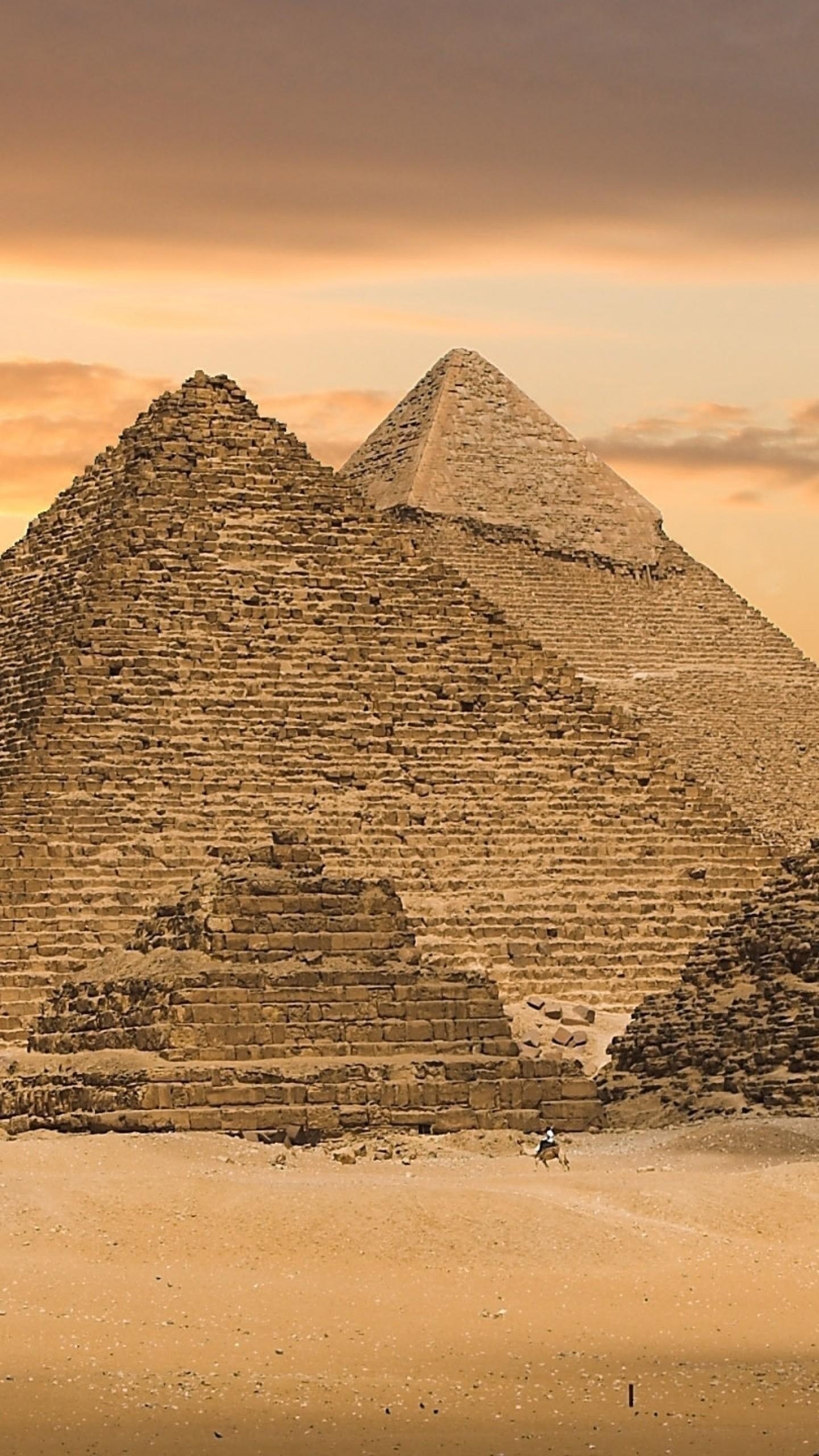 Pyramids of Giza, Ancient wonders, Egyptian history, Majestic architecture, 1440x2560 HD Handy