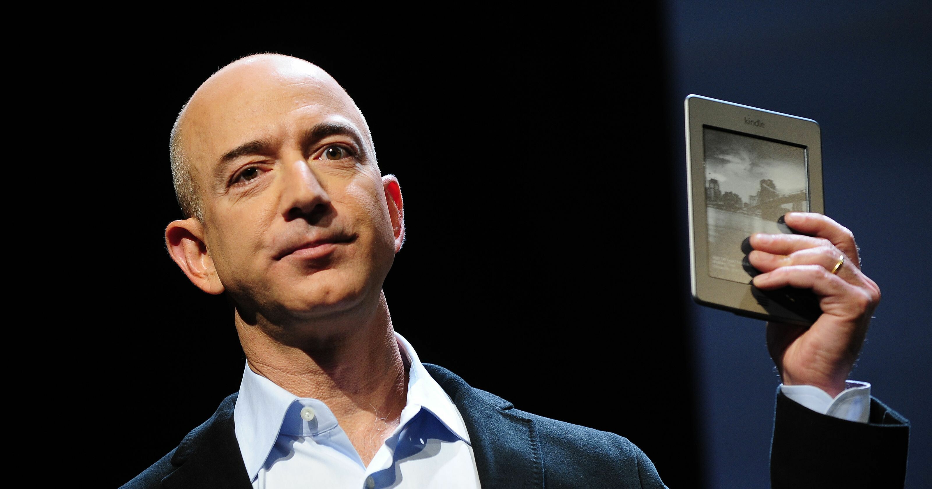 Jeff Bezos: Influencer, The world's largest online sales company founder. 3200x1680 HD Wallpaper.