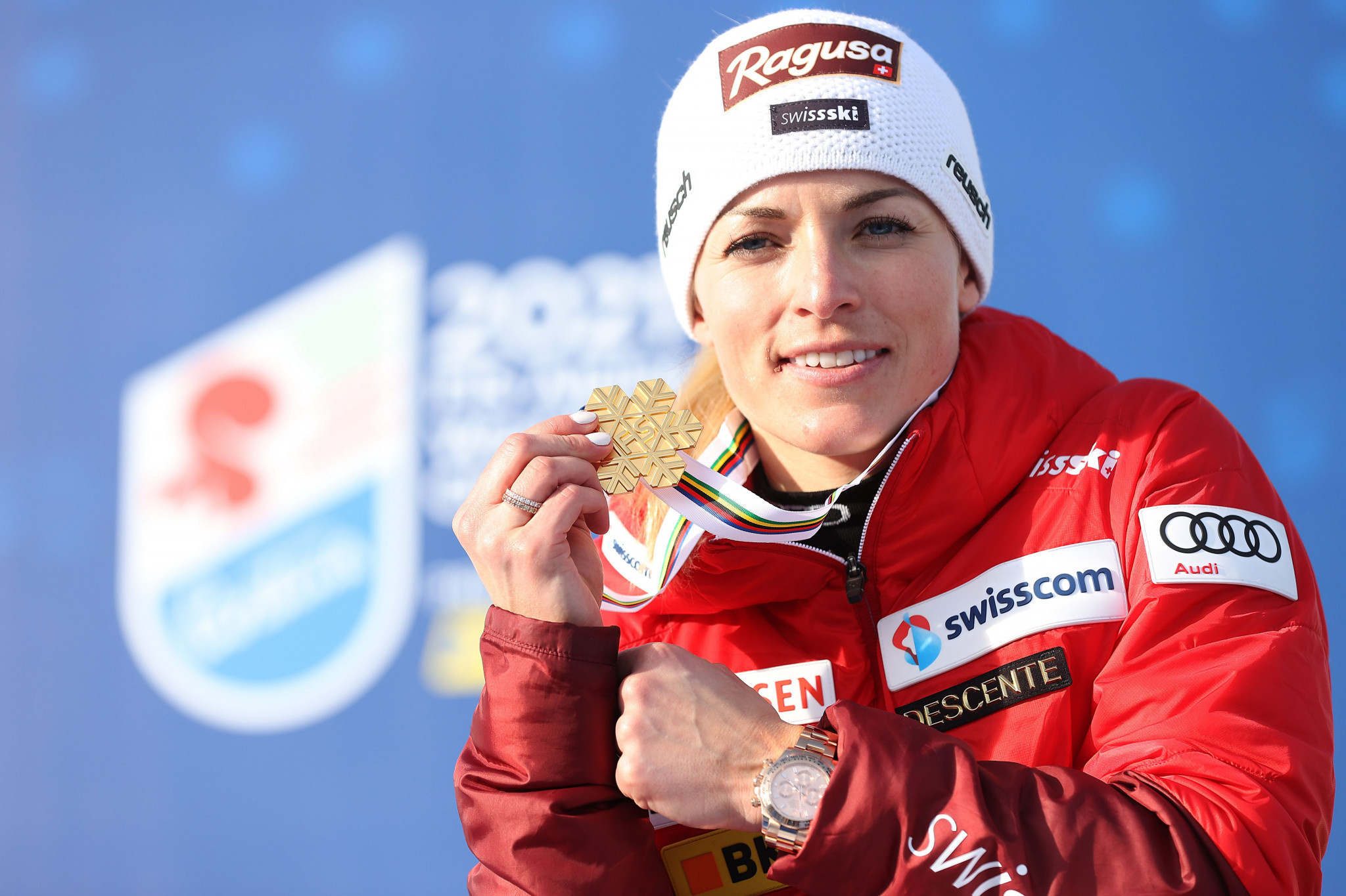 Lara Gut-Behrami, Skiing setback, Altered race plan, Overcoming challenges, 2050x1370 HD Desktop
