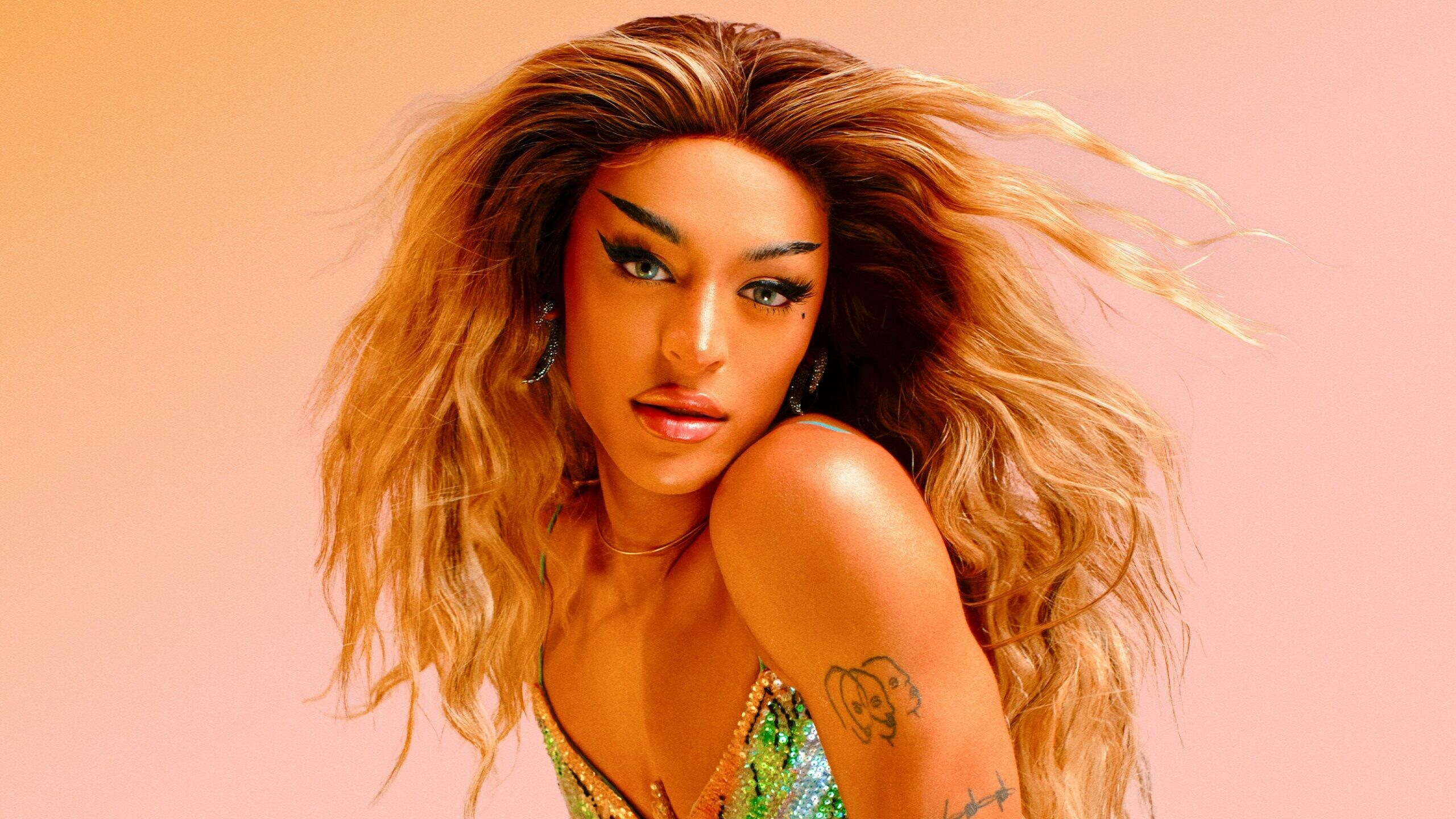 Pabllo Vittar: Phabullo Rodrigues da Silva, A Brazilian drag queen and singer. 2560x1440 HD Background.