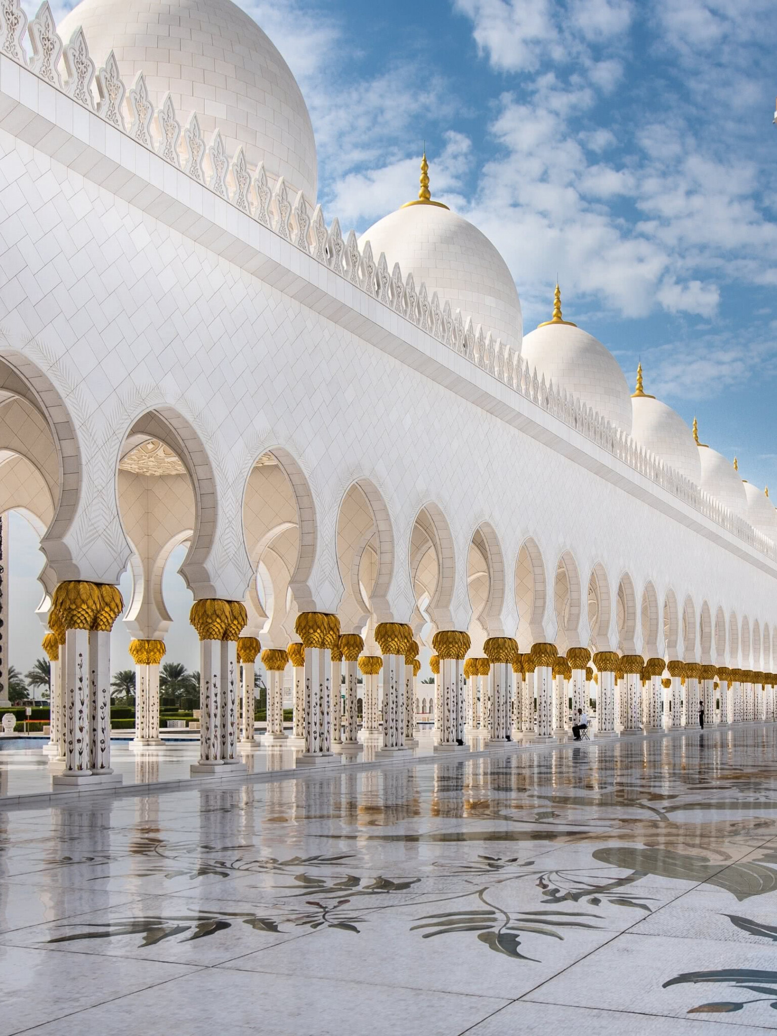 United Arab Emirates: Sheikh Zayed Mosque, The key place of worship for daily prayers, Abu Dhabi. 1540x2050 HD Wallpaper.