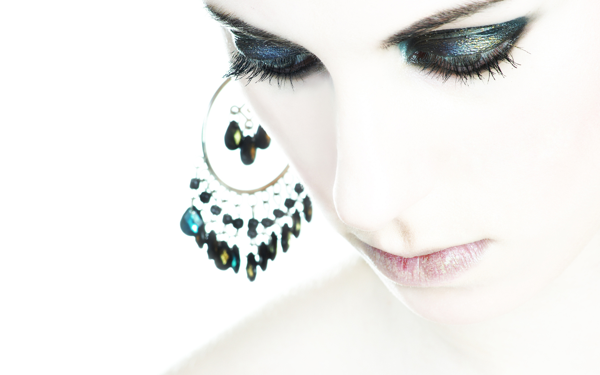 Fashion: Close-up portrait, Makeup, Trends. 1920x1200 HD Background.