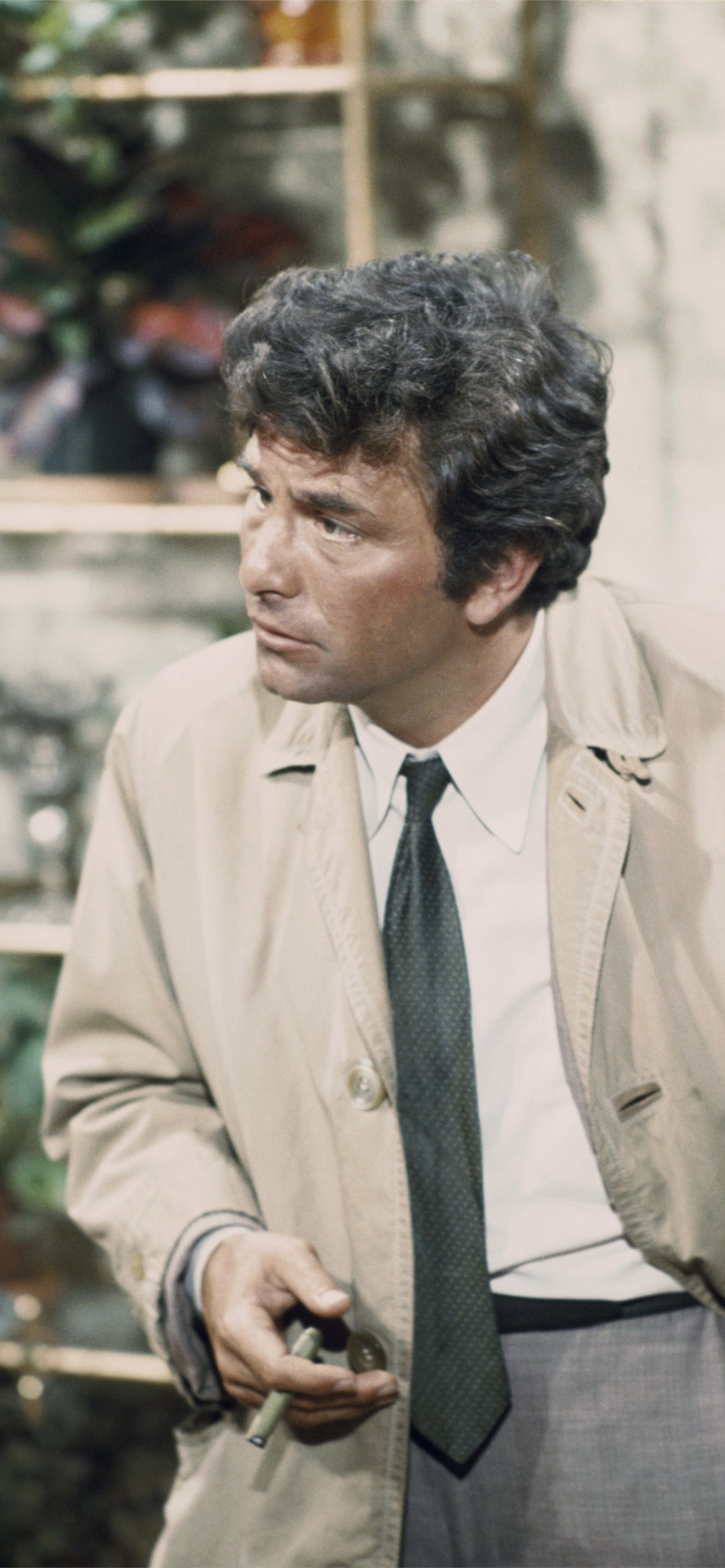 Columbo (Movie): A friendly, verbose, disheveled-looking police detective, First appearance in the 1968 TV movie “Prescription: Murder”. 1290x2780 HD Background.