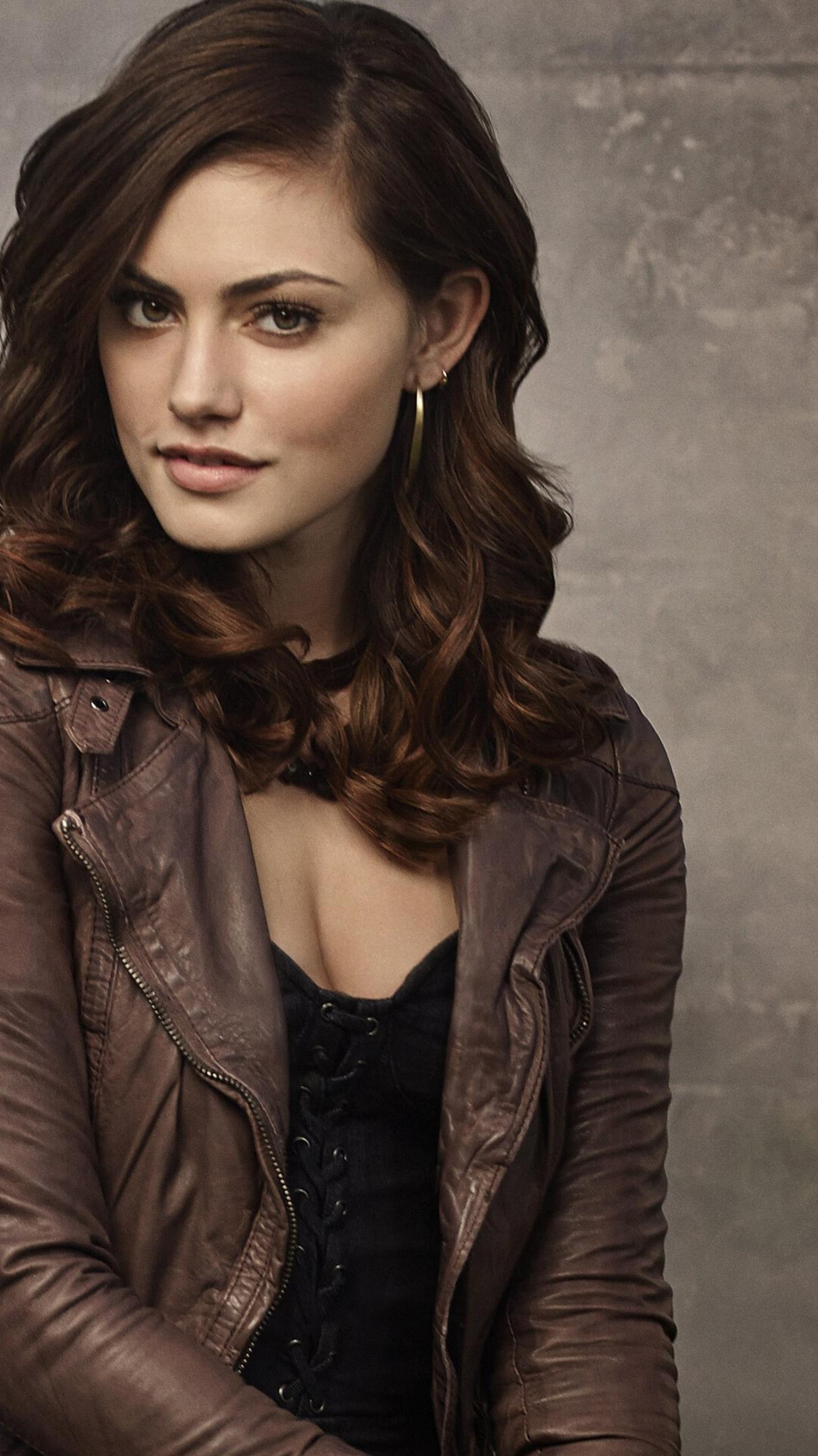 The Originals (TV Series): Phoebe Tonkin as Hayley Marshall, The long-lost alpha of her werewolf bloodline. 1080x1920 Full HD Wallpaper.
