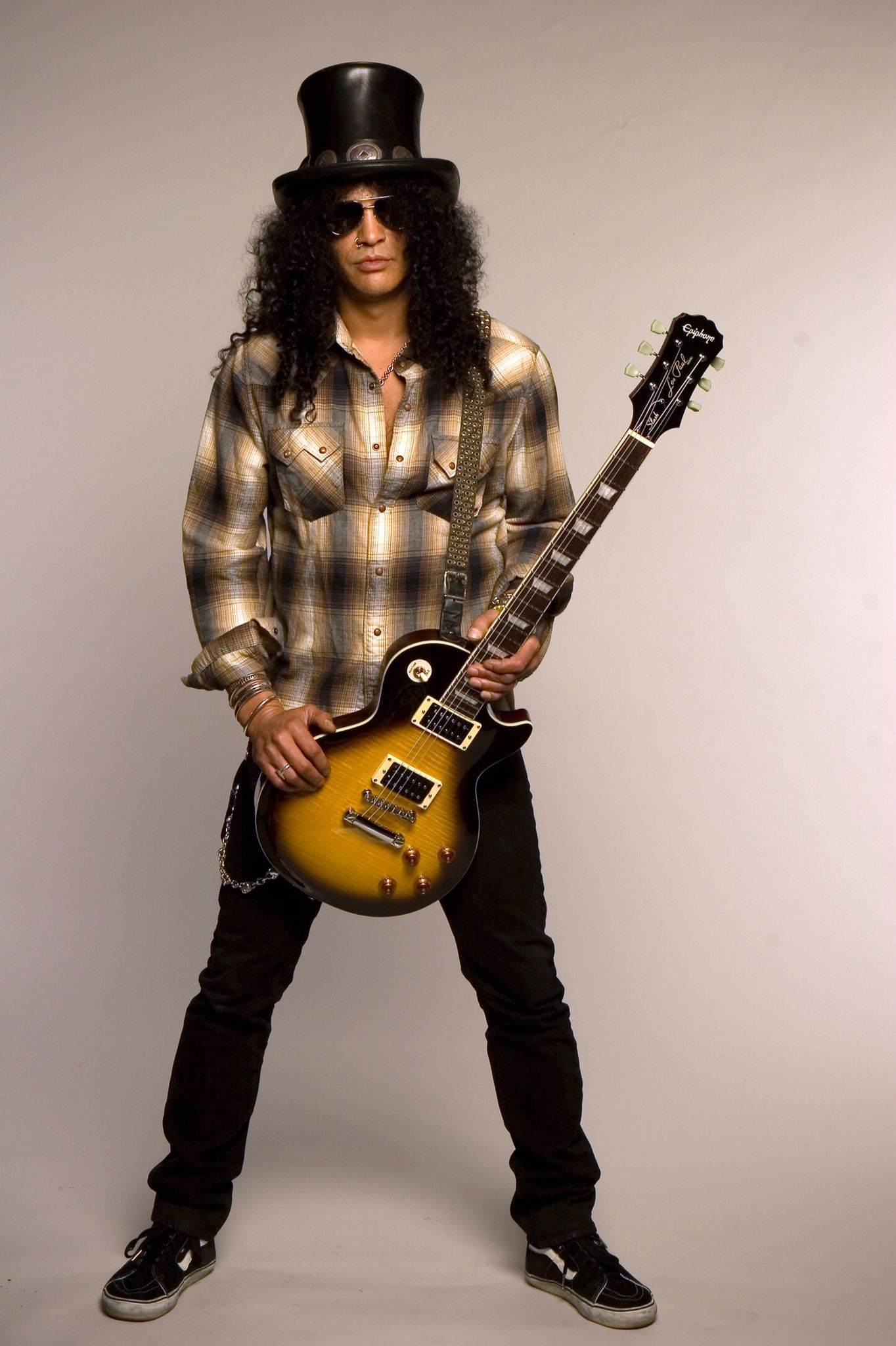 Slash, Classic rock and roll, Iconic guitarist, Saul Hudson, 1370x2050 HD Phone