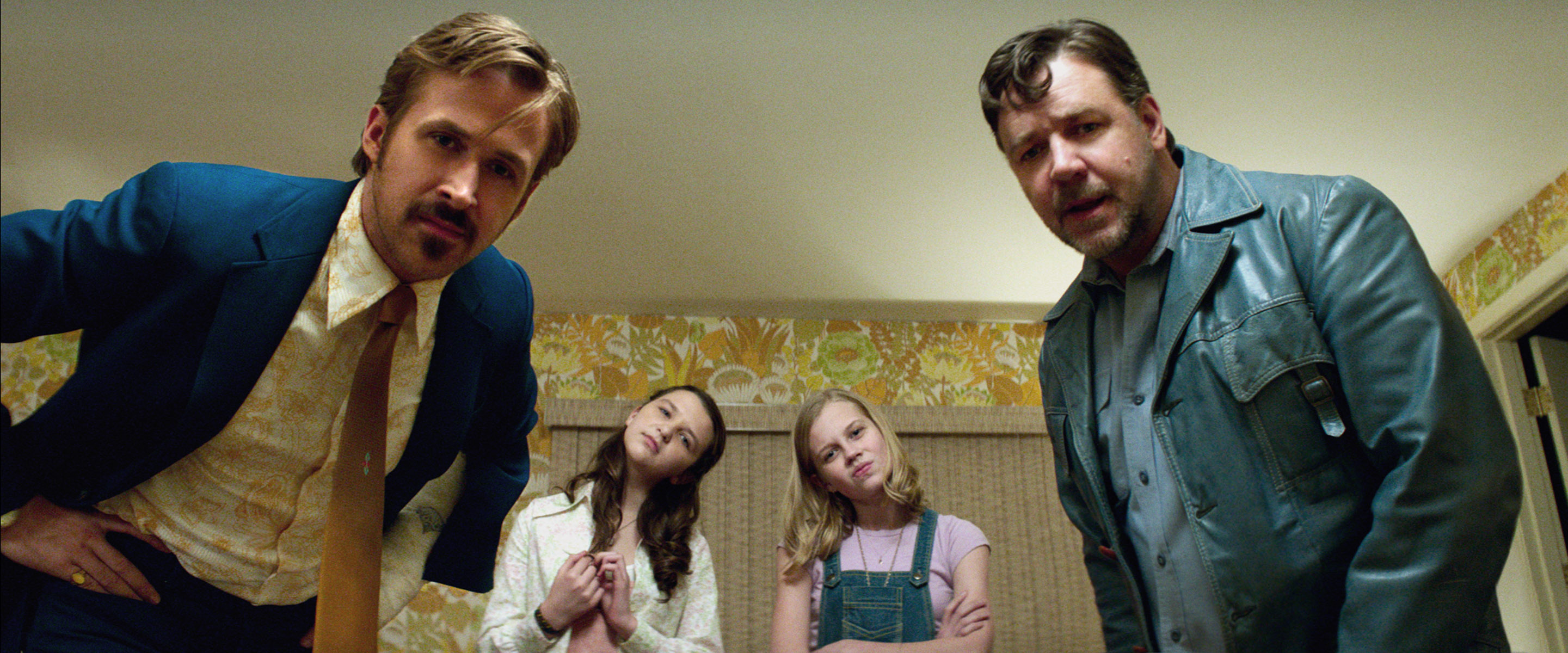 The Nice Guys Movie, Entertaining mystery, Witty dialogue, Stylish visuals, 2890x1200 Dual Screen Desktop