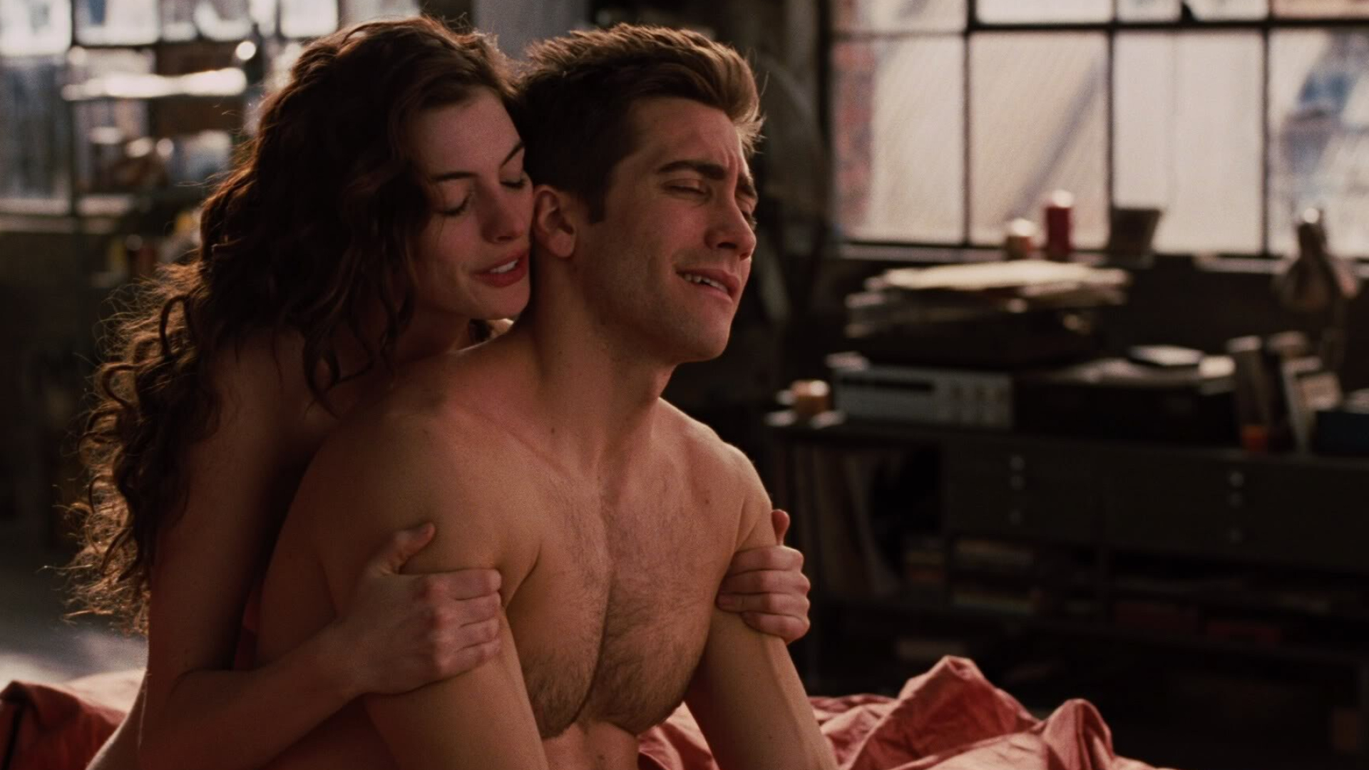 Love and Other Drugs: Jamie and Maggie, Jake Gyllenhaal, Anne Hathaway, A film directed by Edward Zwick. 1920x1080 Full HD Background.