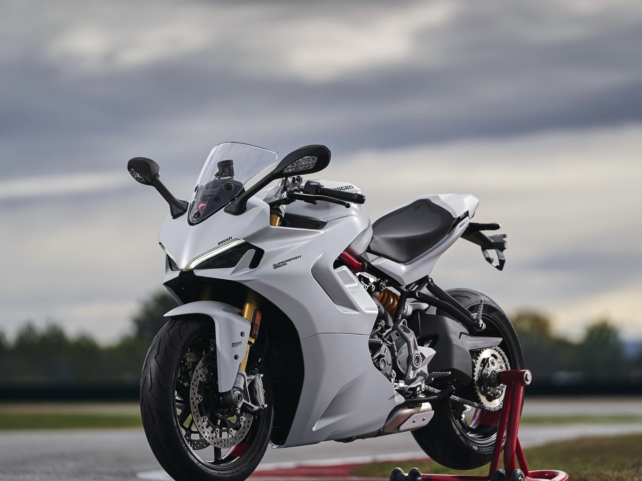 Ducati SuperSport, 950 model, 4K wallpaper, Sports bikes, 2050x1540 HD Desktop