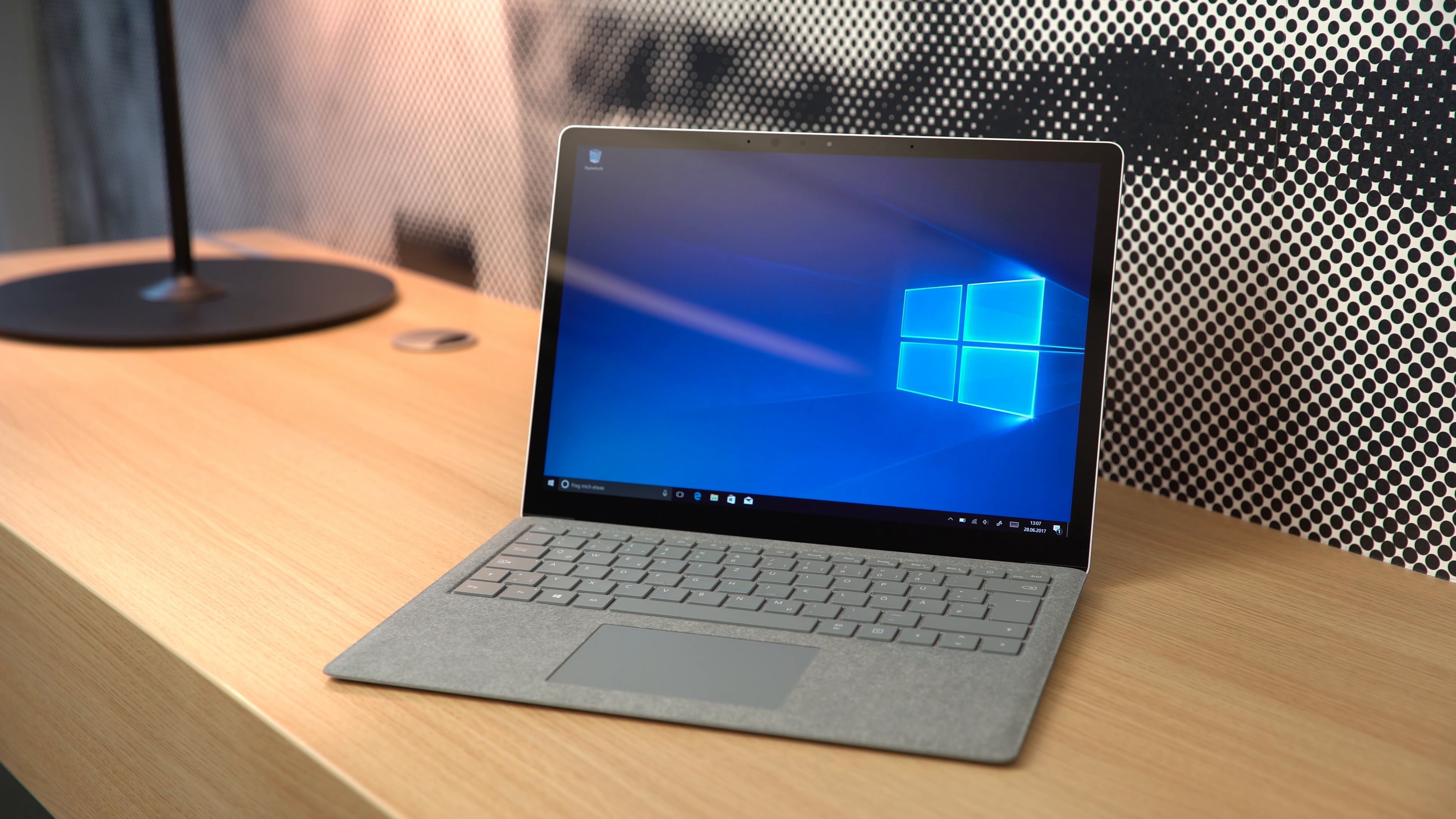 Affordable Surface Laptop, Addressing drawbacks, Improved model, Enhanced user experience, 3840x2160 4K Desktop
