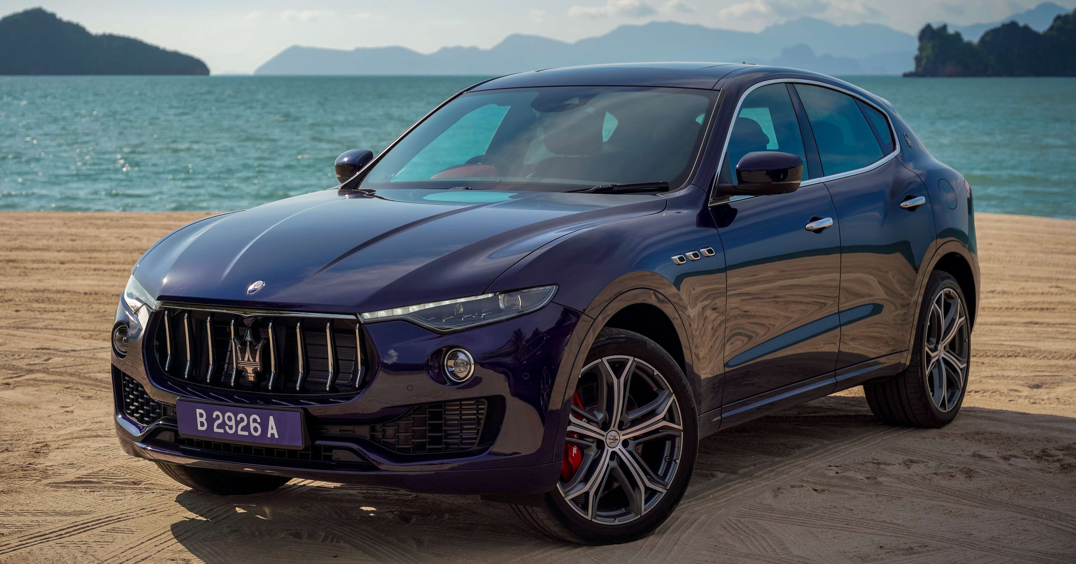 Maserati Levante S, Revised styling, Active driving assist, Luxury SUV, 3690x1940 HD Desktop