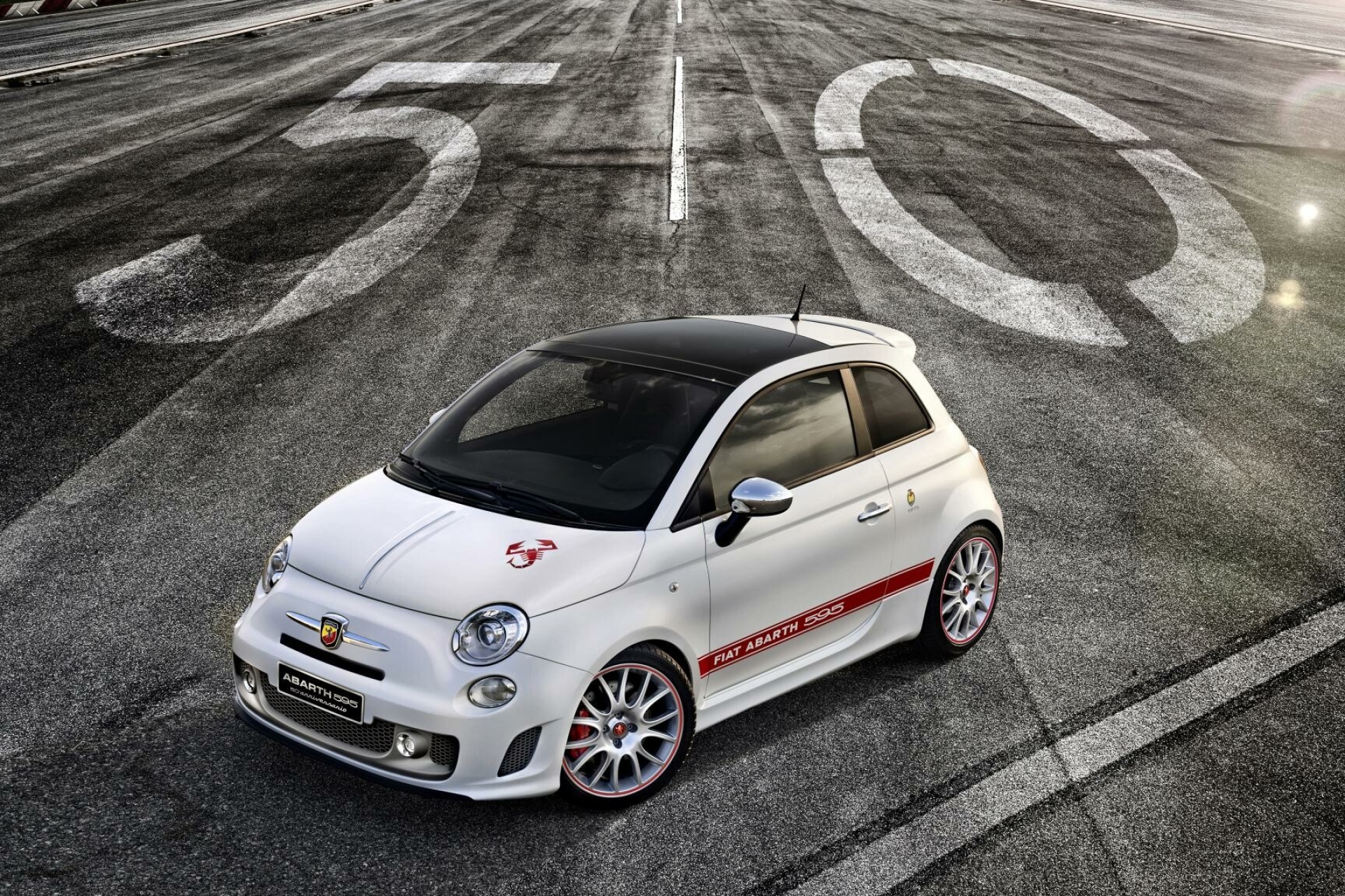 Fiat: It ranked many times as the lowest level of CO2 emissions by vehicles sold in Europe. 1920x1280 HD Background.