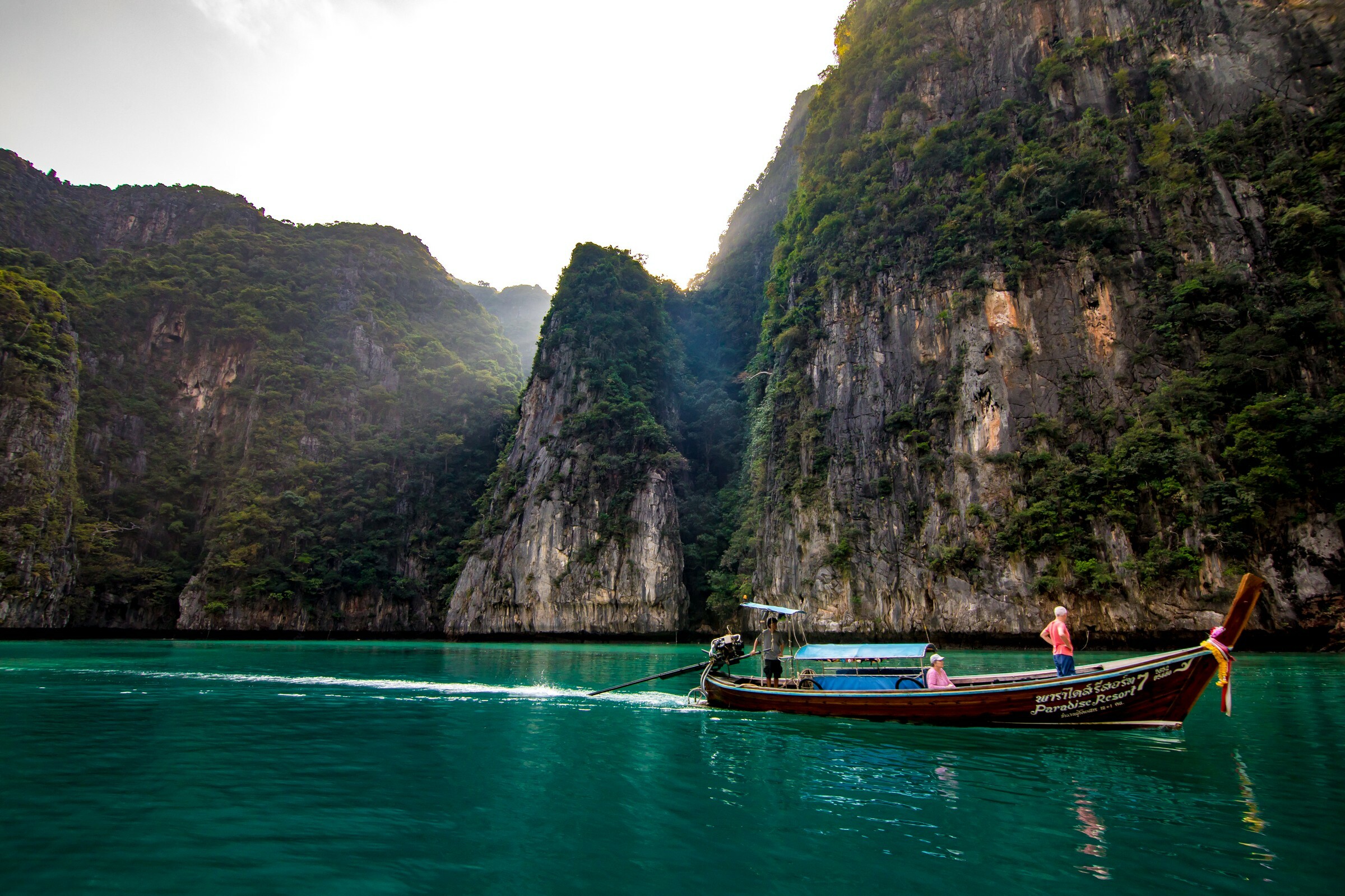 Phi Phi: A popular archipelago 40 km south of Phuket, Turquoise waters. 2400x1600 HD Background.