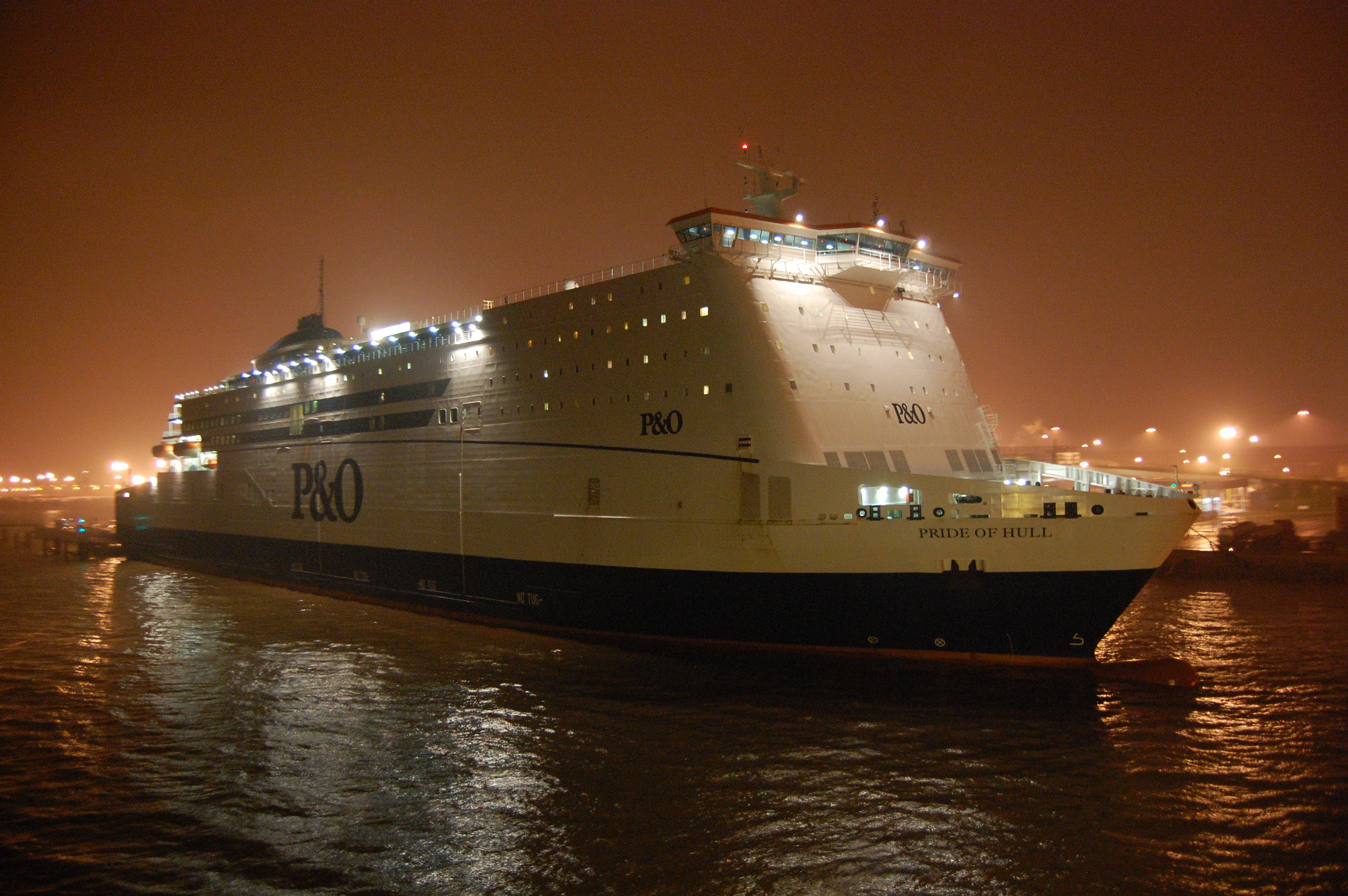Ferry: Pride of Hull, A ship operating on a schedule. 3010x2000 HD Wallpaper.