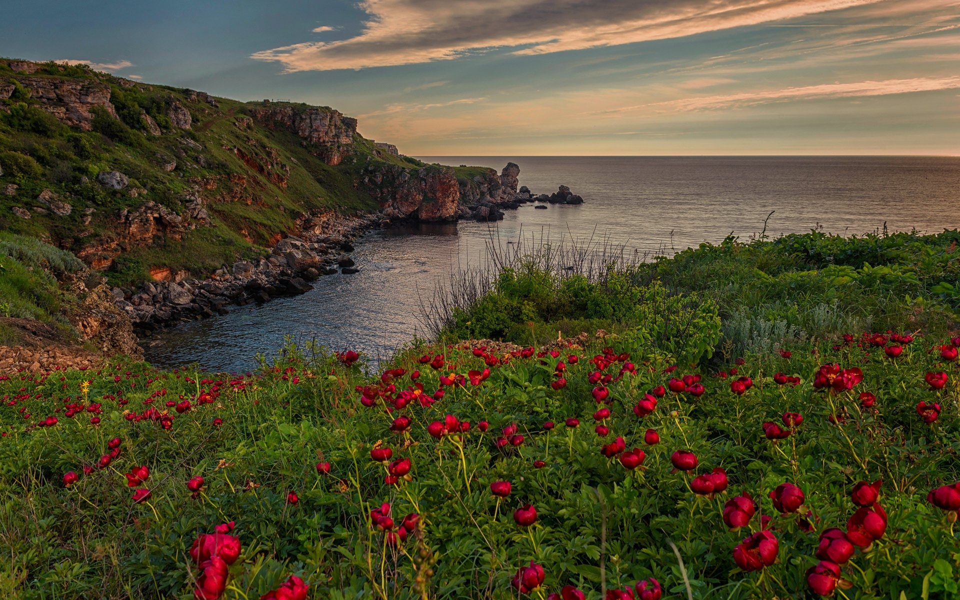 Black Sea, Mysterious depths, Beautiful coastline, Enchanting landscapes, 1920x1200 HD Desktop