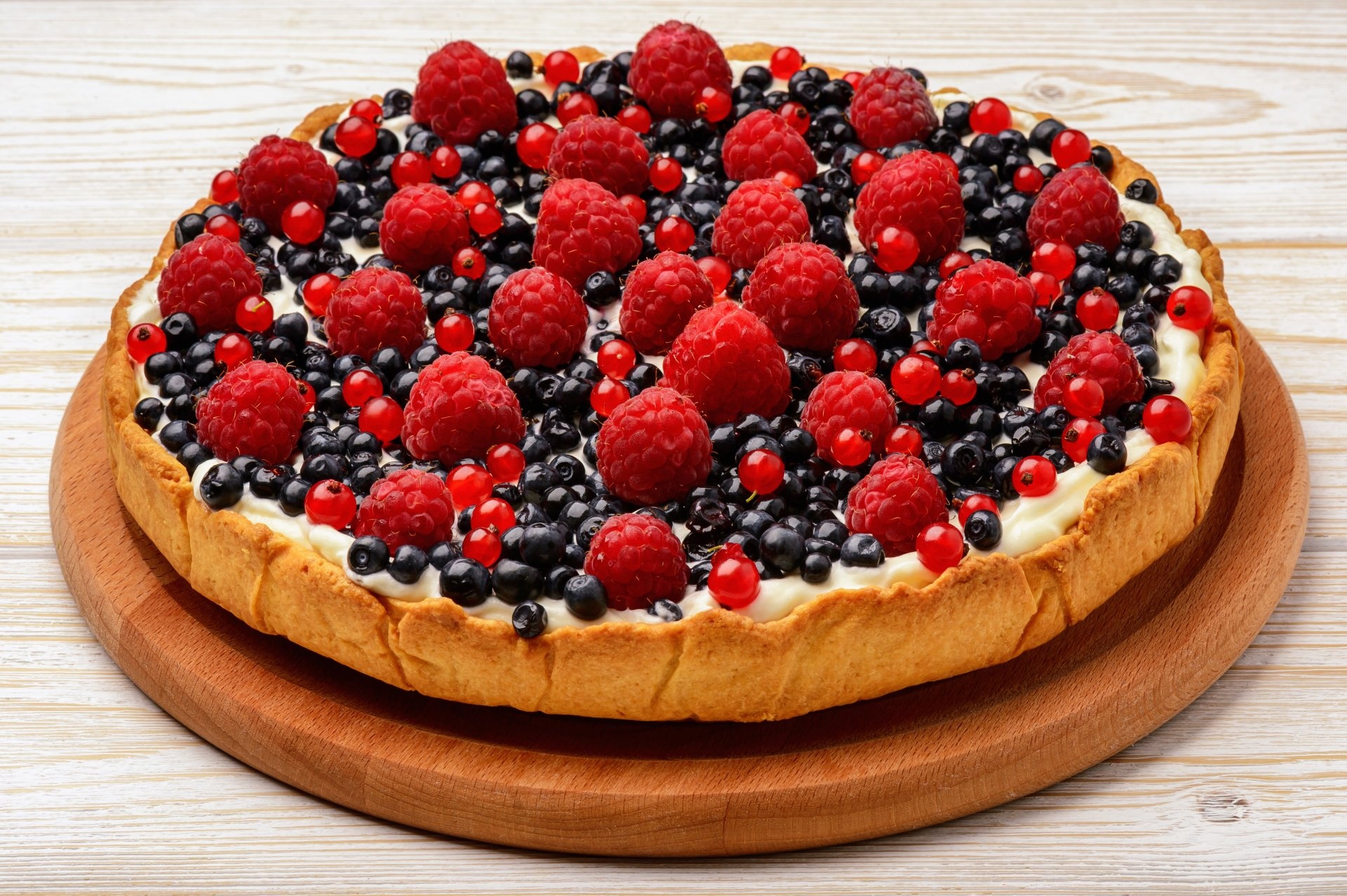 Tart: Enjoyed as a special treat for celebrations or holidays. 1920x1280 HD Background.