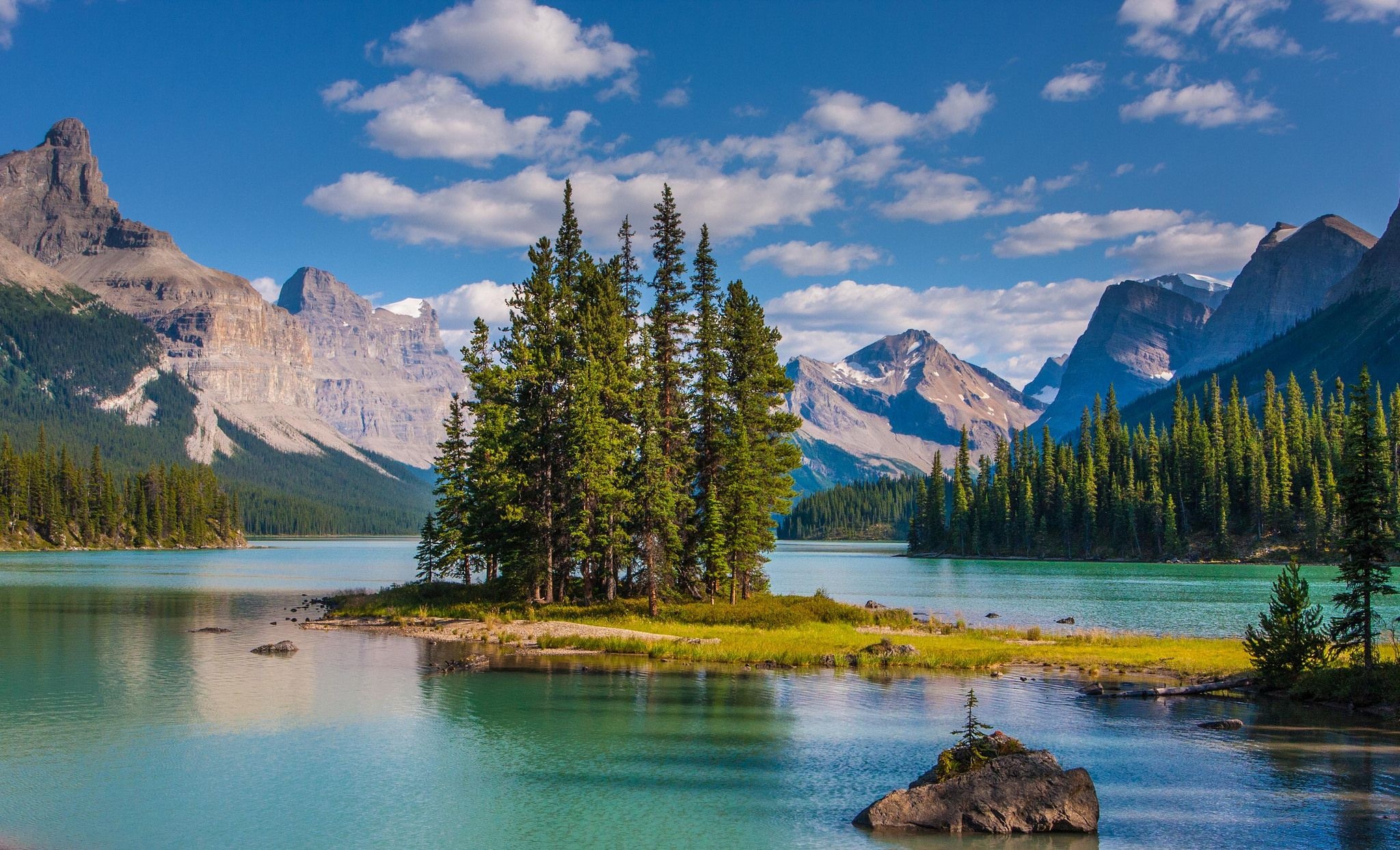 Jasper National Park, Spirit Island, Canadian Rockies beauty, Maligne Lake, 2050x1250 HD Desktop