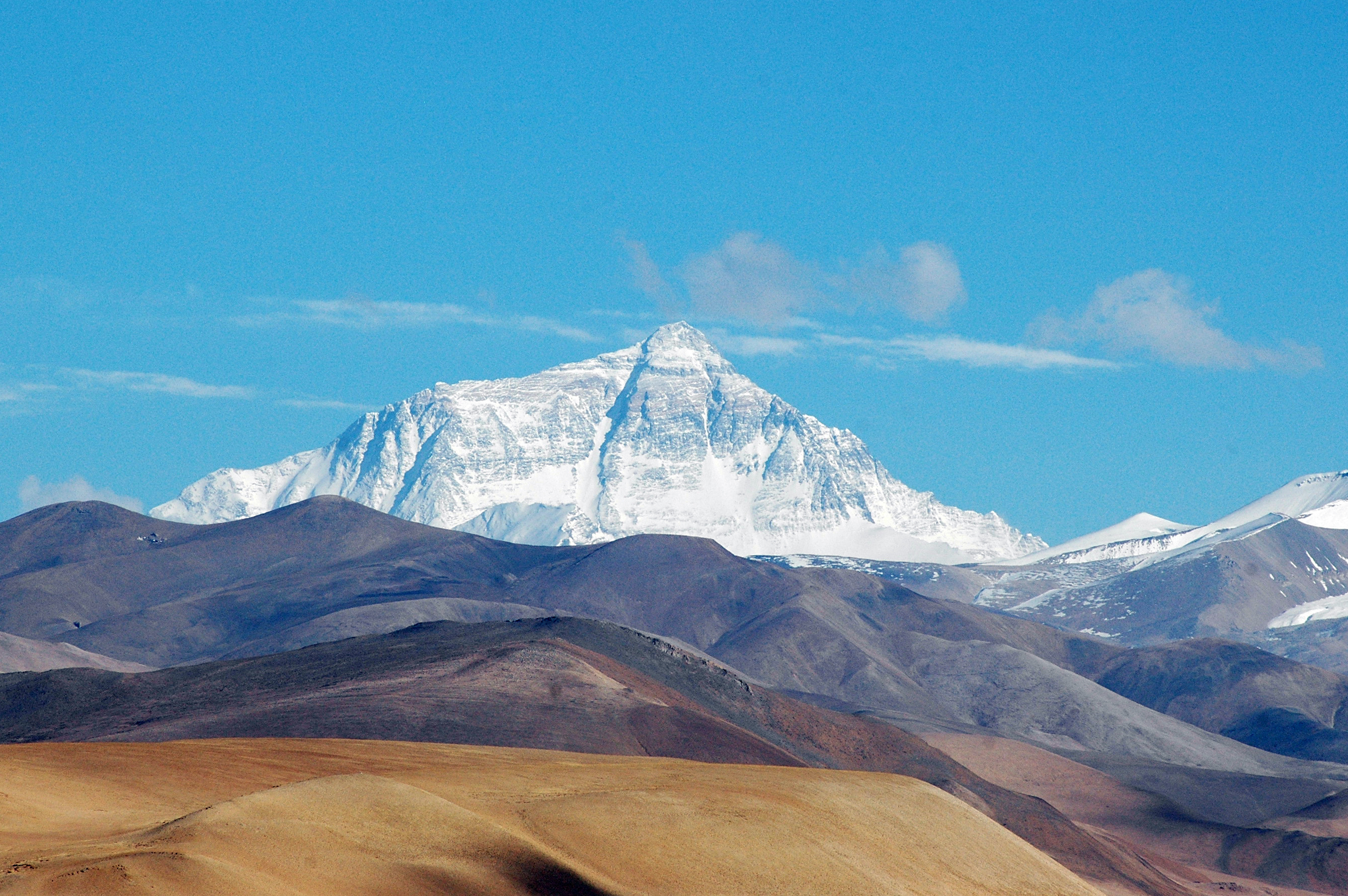 Tibetan Highlands, Mount Everest, 4K ultra HD, Majestic peak, 2680x1790 HD Desktop