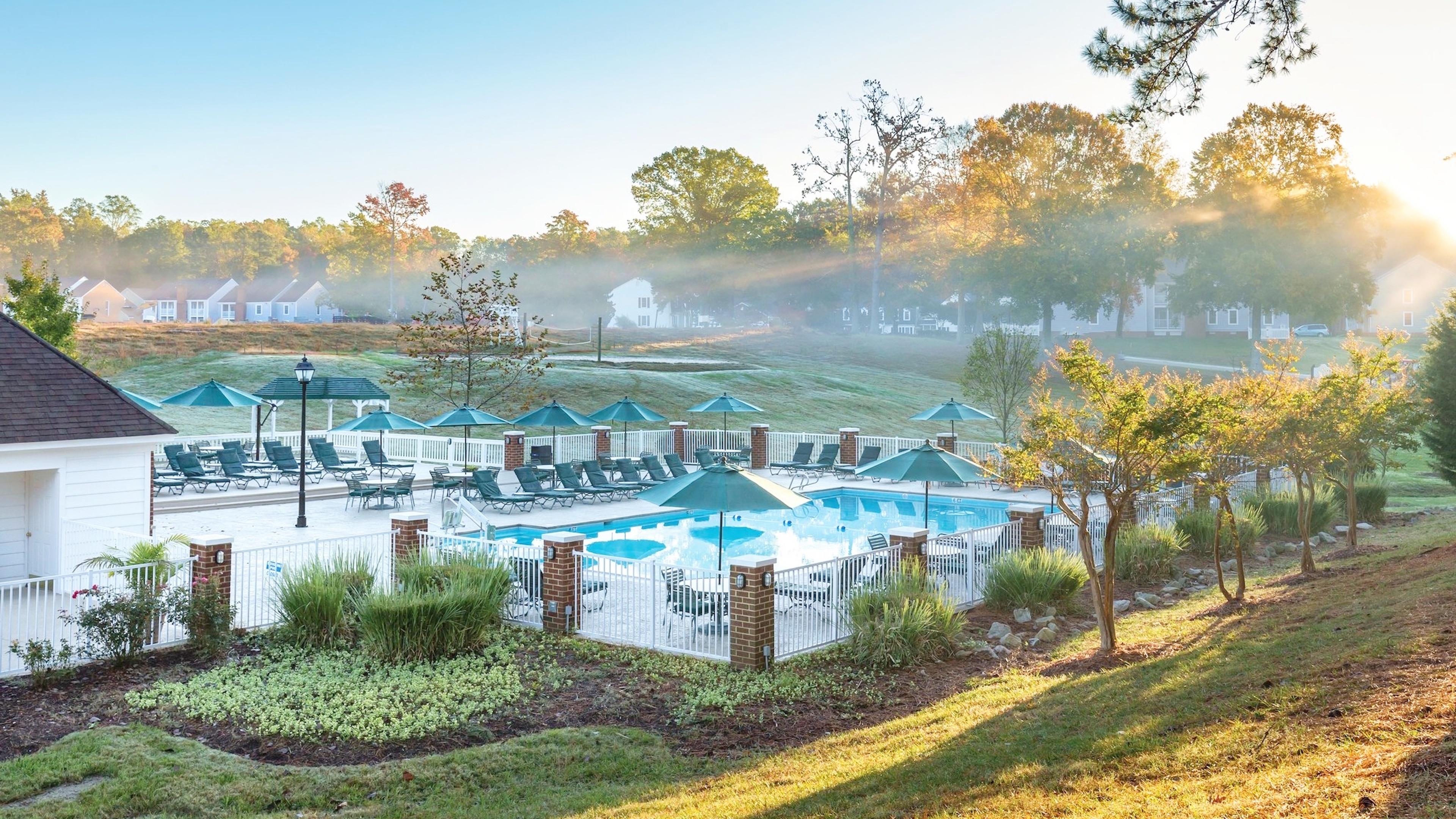 Williamsburg attractions, Busch Gardens waterpark, Historic apartments, Virginia vacation, 3840x2160 4K Desktop