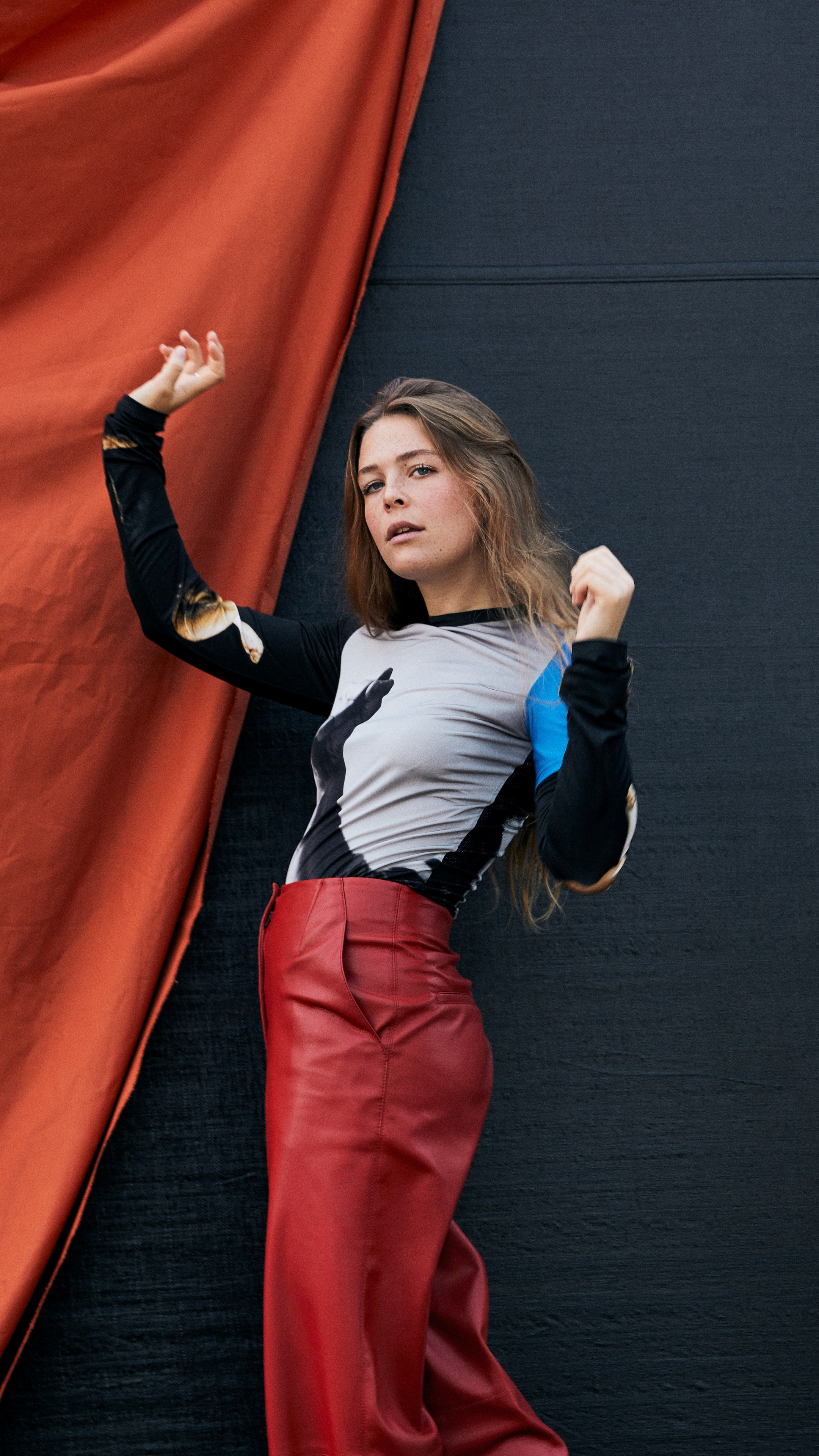 Maggie Rogers, Sony Xperia wallpapers, High-quality images, Stunning visuals, 2160x3840 4K Phone