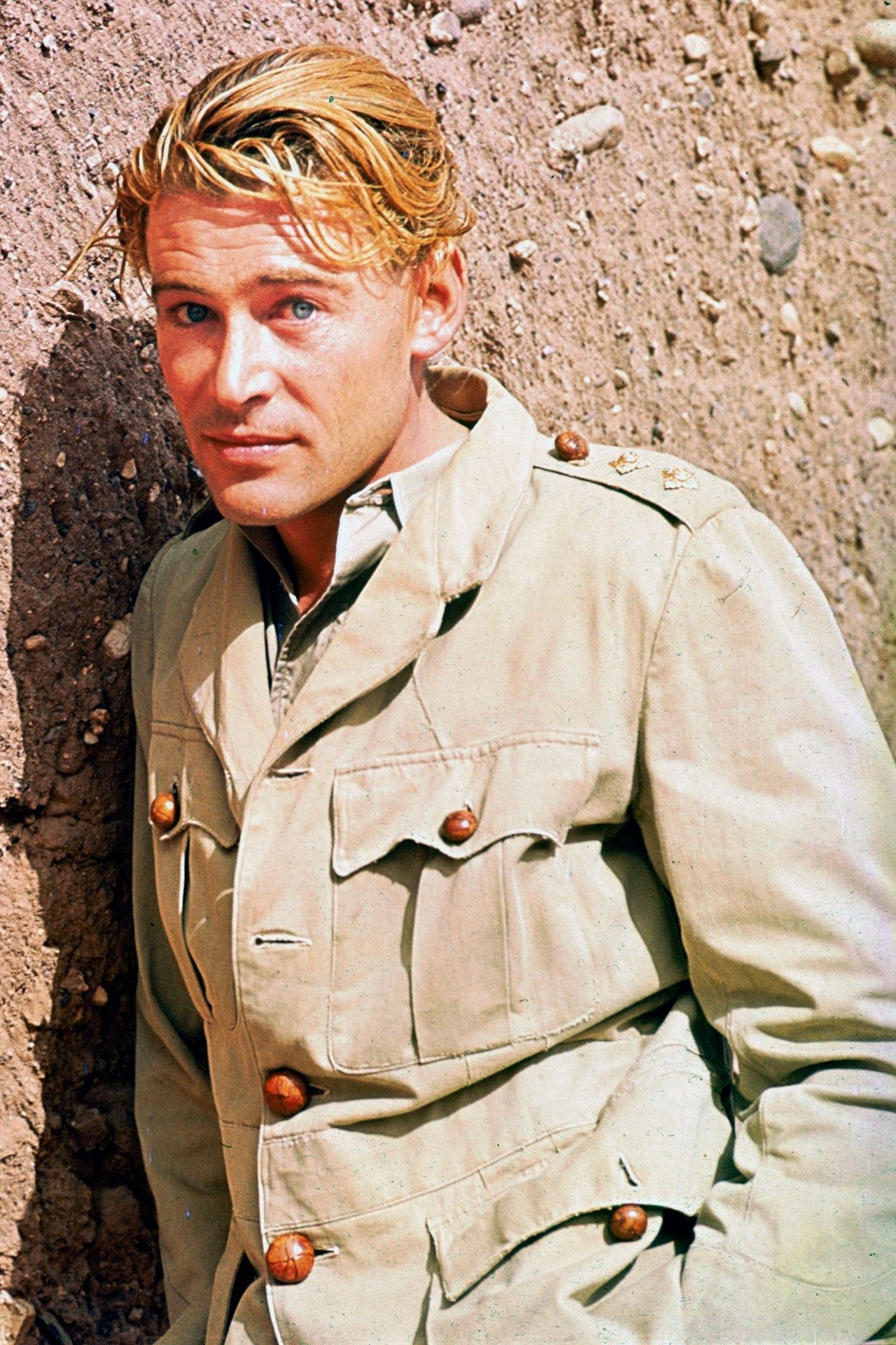 Peter O'Toole, Handsome actor, Vintage photos, Irresistible charm, 1280x1920 HD Phone