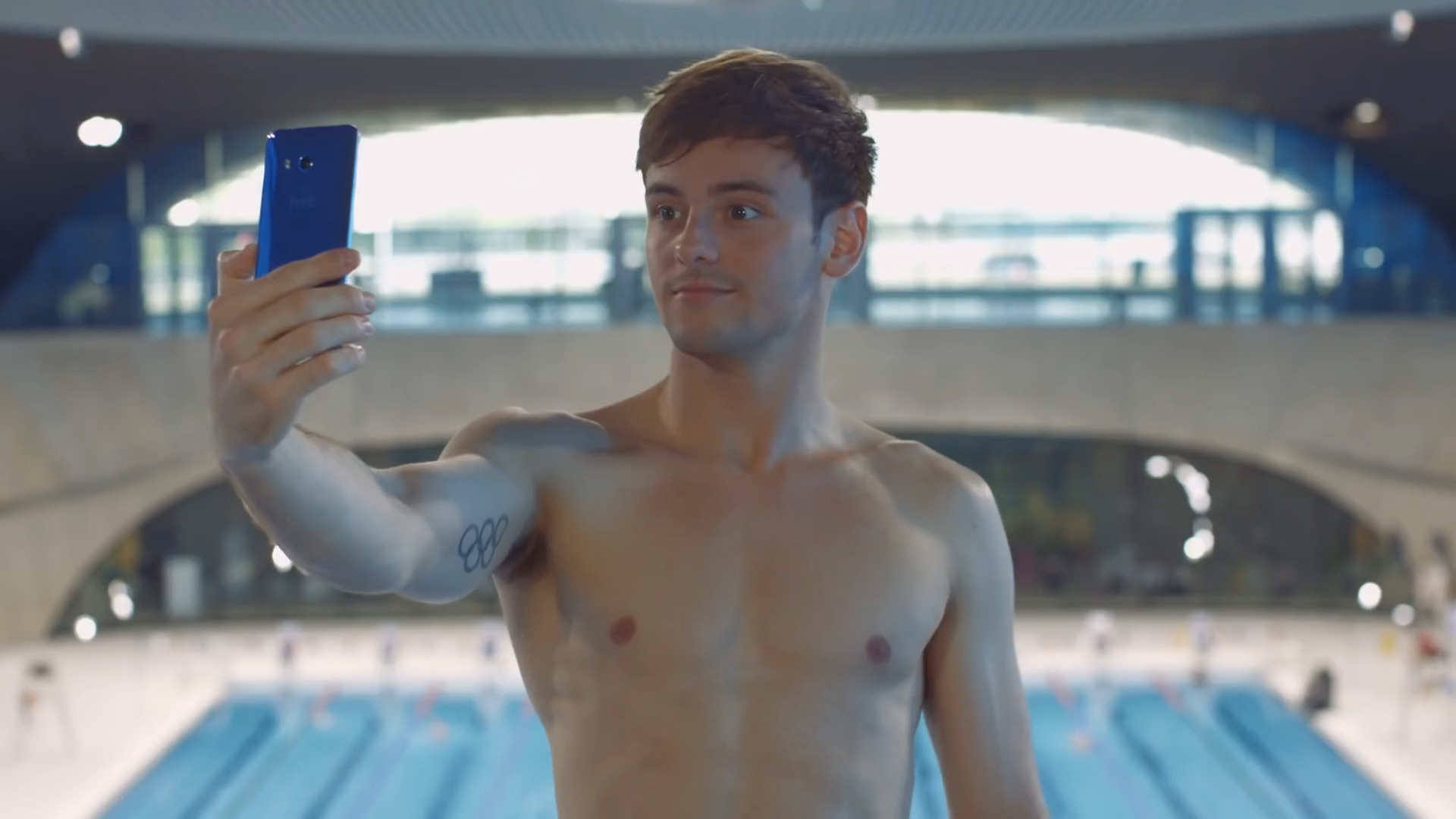 Tom Daley, Sports icon, Banned HTC U11 ad, Phone diving capabilities, 1920x1080 Full HD Desktop
