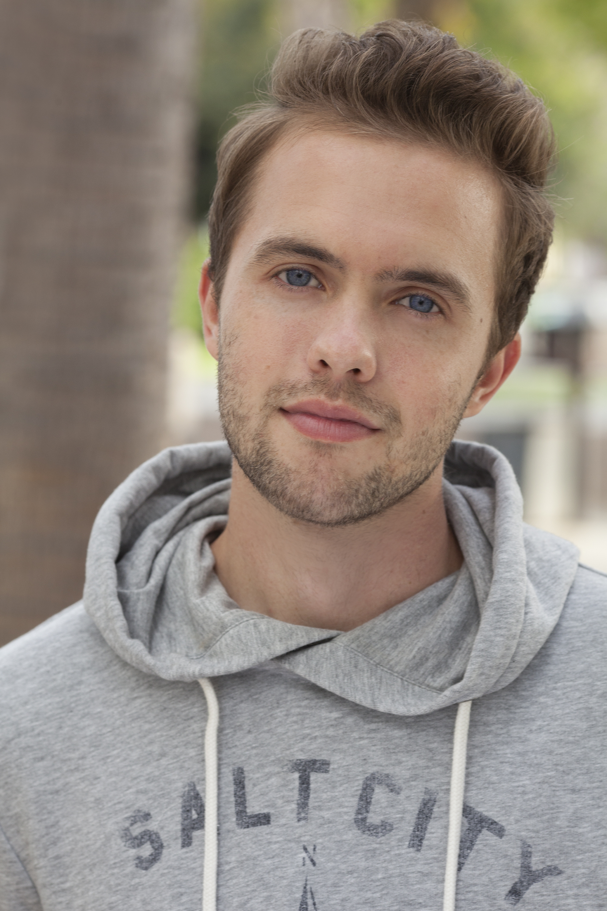 Ryland Adams, Acting career, Artistic expression, Creative projects, 2000x3000 HD Handy