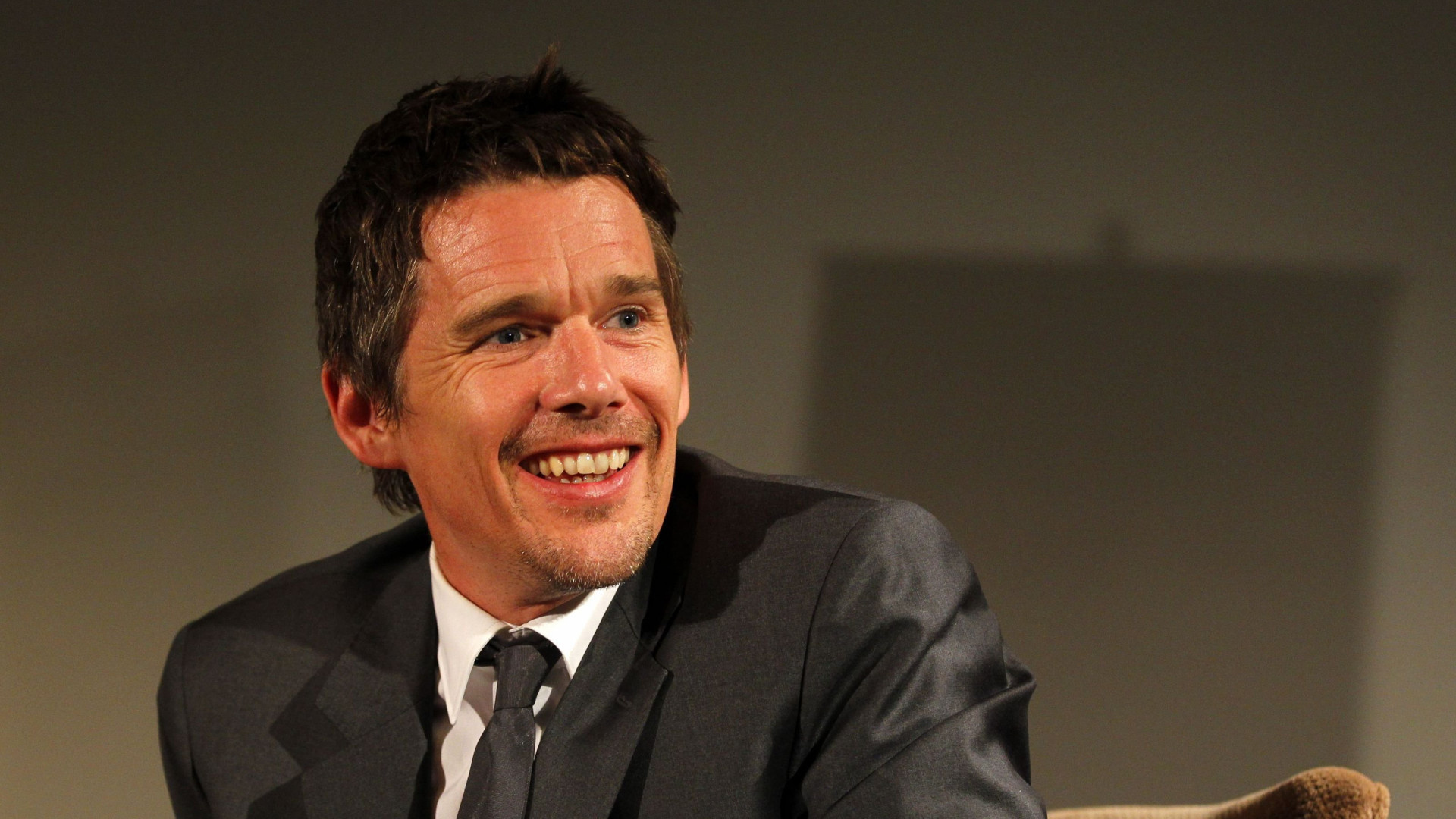 Ethan Hawke: Cast in a supporting role as Pete in Fast Food Nation, 2006. 1920x1080 Full HD Background.