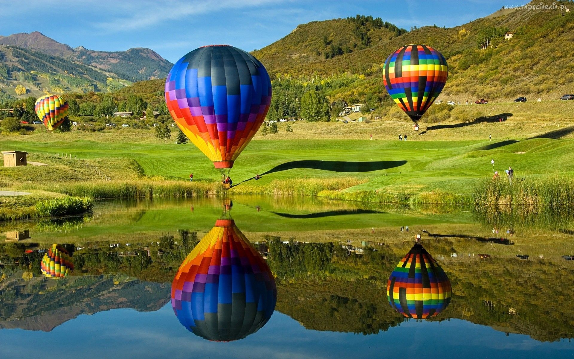 Air Sports: Parachuting, Three hot-air balloons landing. 1920x1200 HD Background.