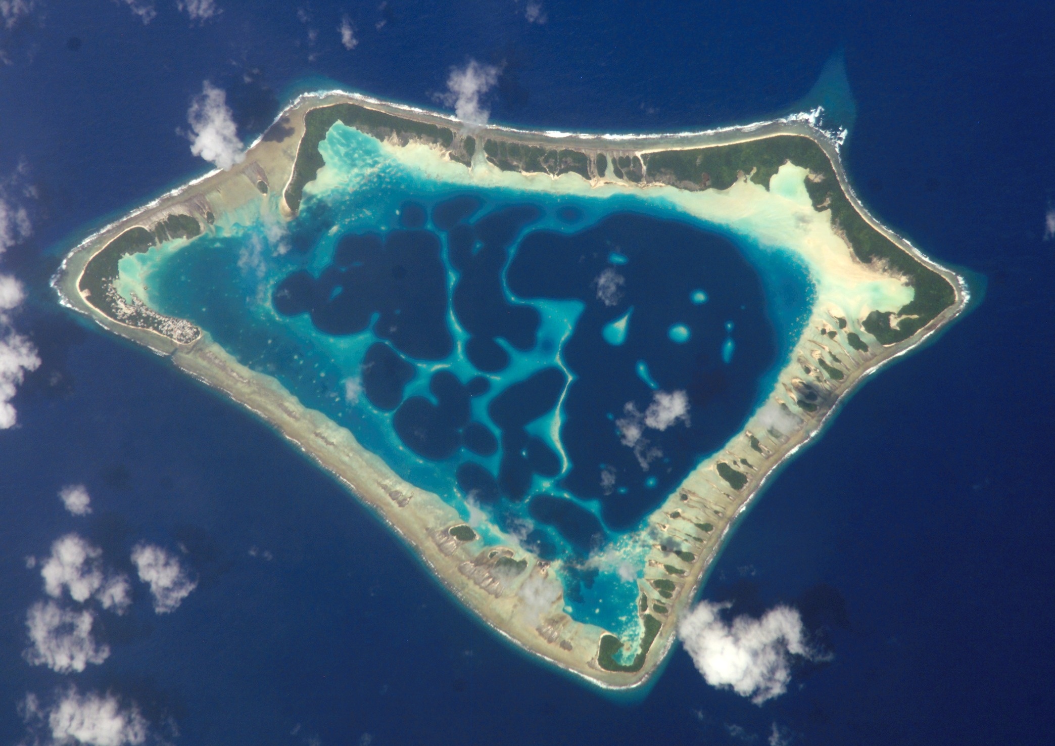 Funafuti Atoll, Tropical oasis, Coral reef wonders, Fascinating destination, 2090x1480 HD Desktop