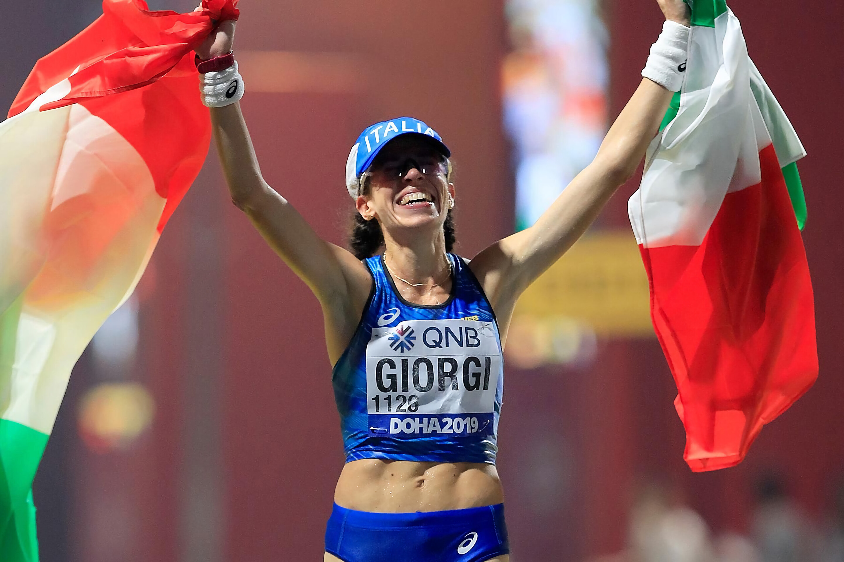 Eleonora Giorgi, Endurance specialist, Breaking barriers, Athlete's journey, 2880x1920 HD Desktop
