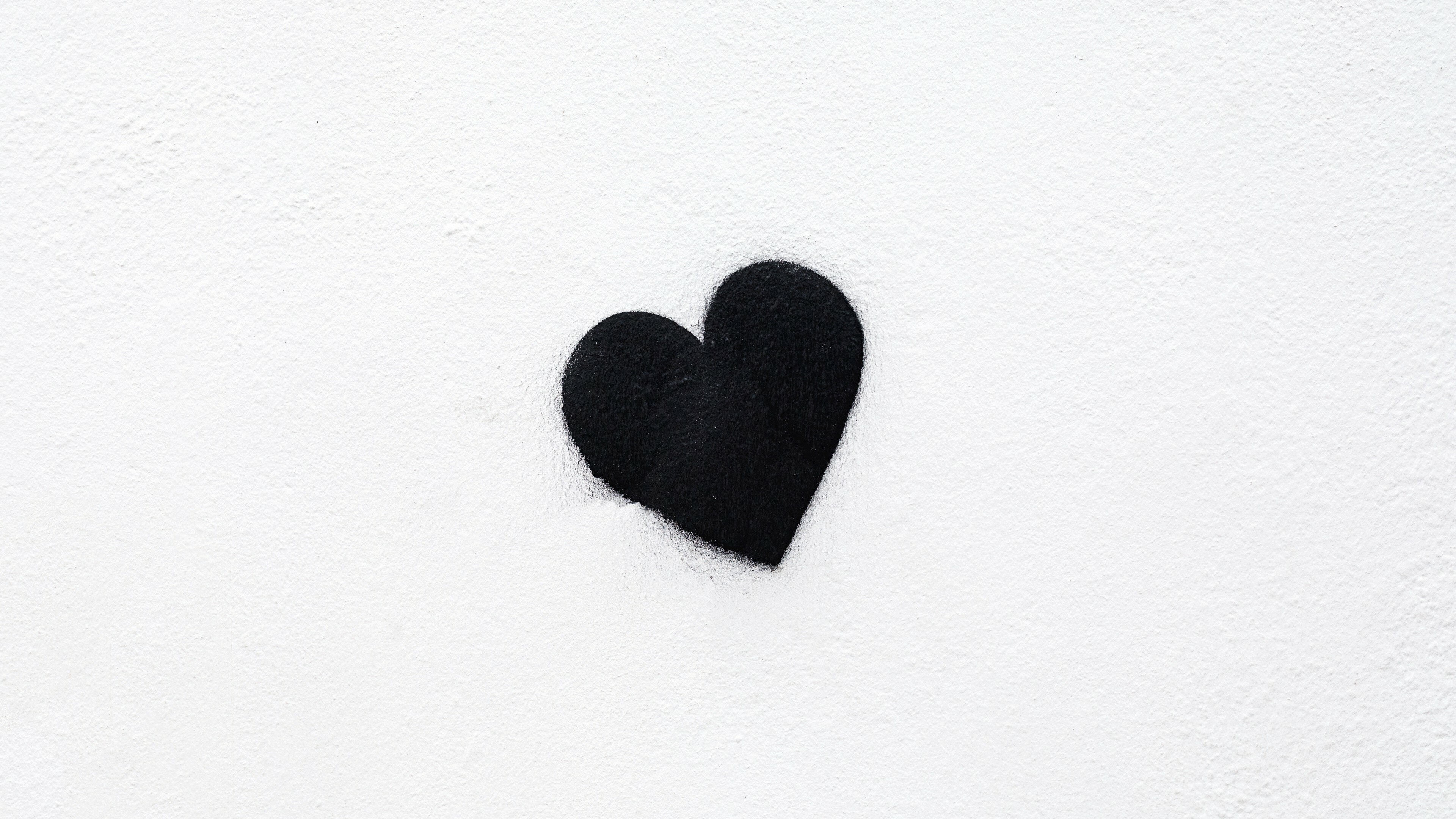 Heart: Symbolizing romantic love, Black-and-white. 3840x2160 4K Wallpaper.