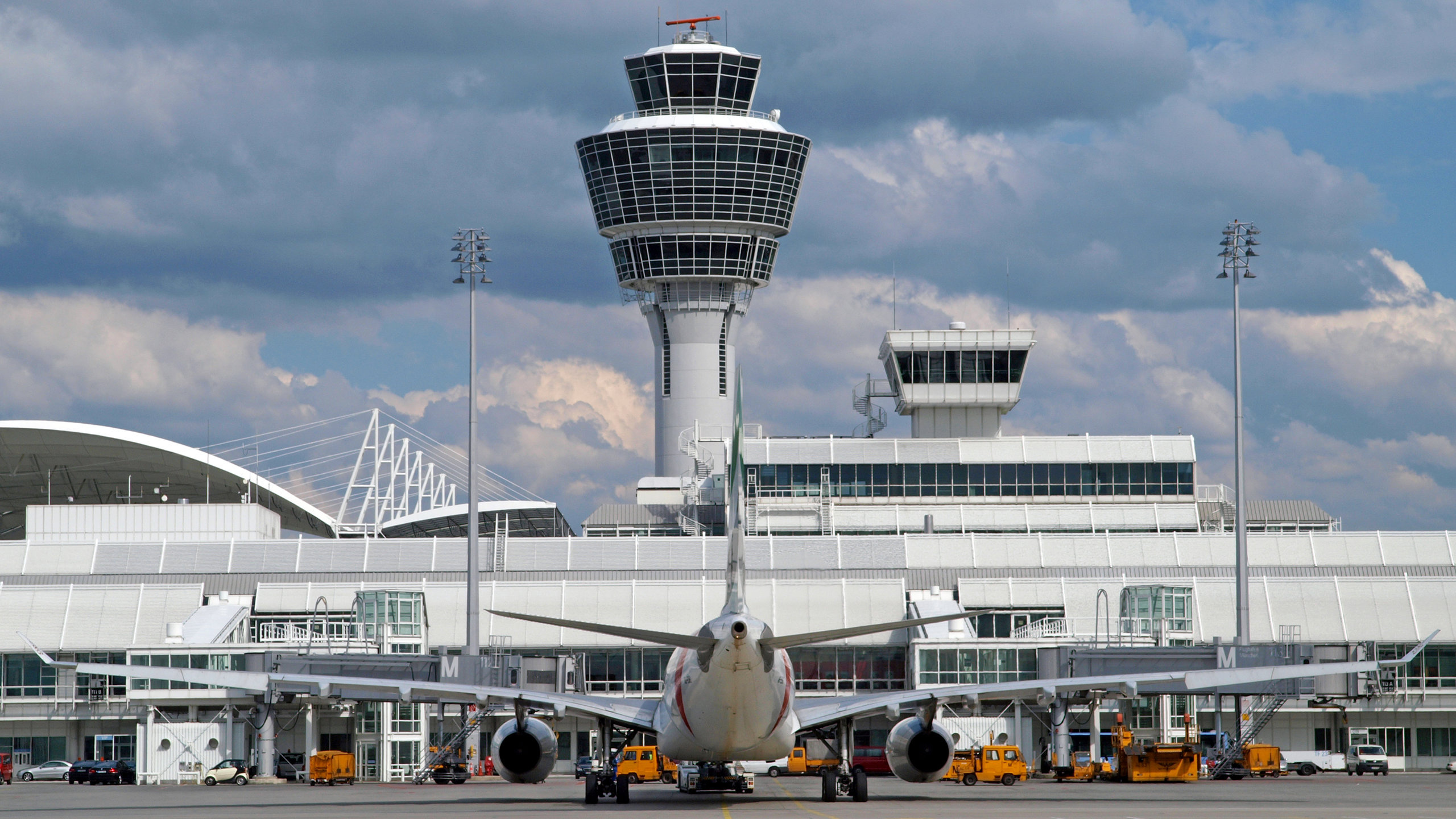 Munich International Airport, Oberding travel guide, Munich exploration, Travel inspiration, 2560x1440 HD Desktop