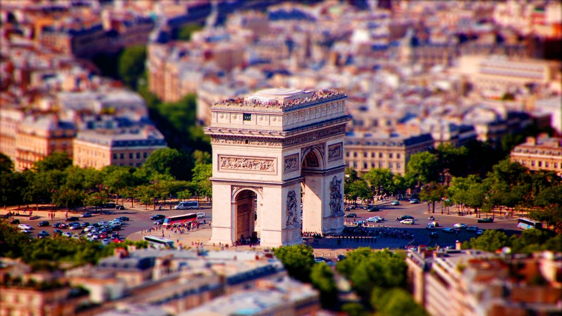 Paris: The Arc de Triomphe de l'Etoile. 1920x1080 Full HD Background.