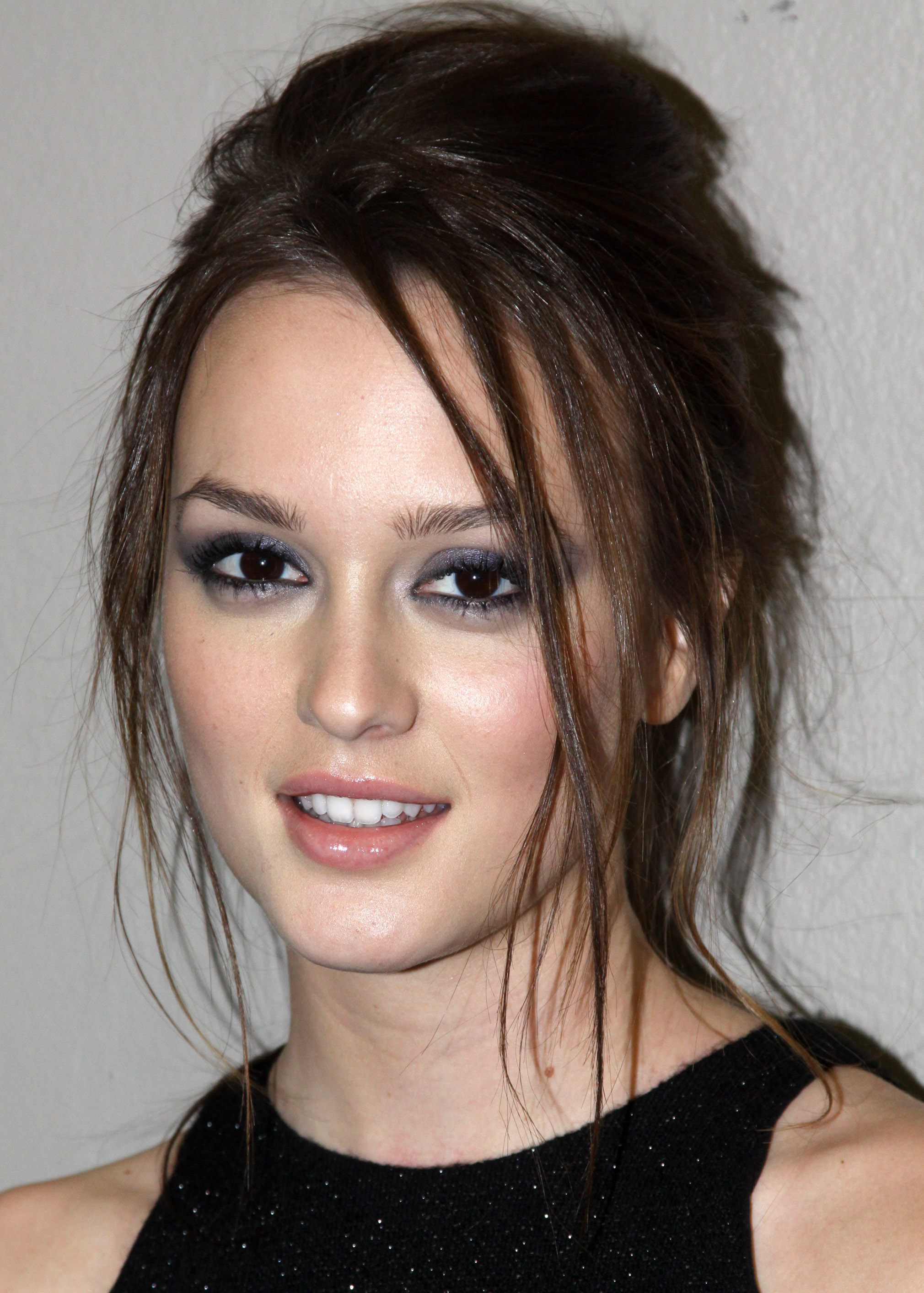 Leighton Meester, Wallpapers, Celebrity HQ, Stunning, 2020x2830 HD Handy