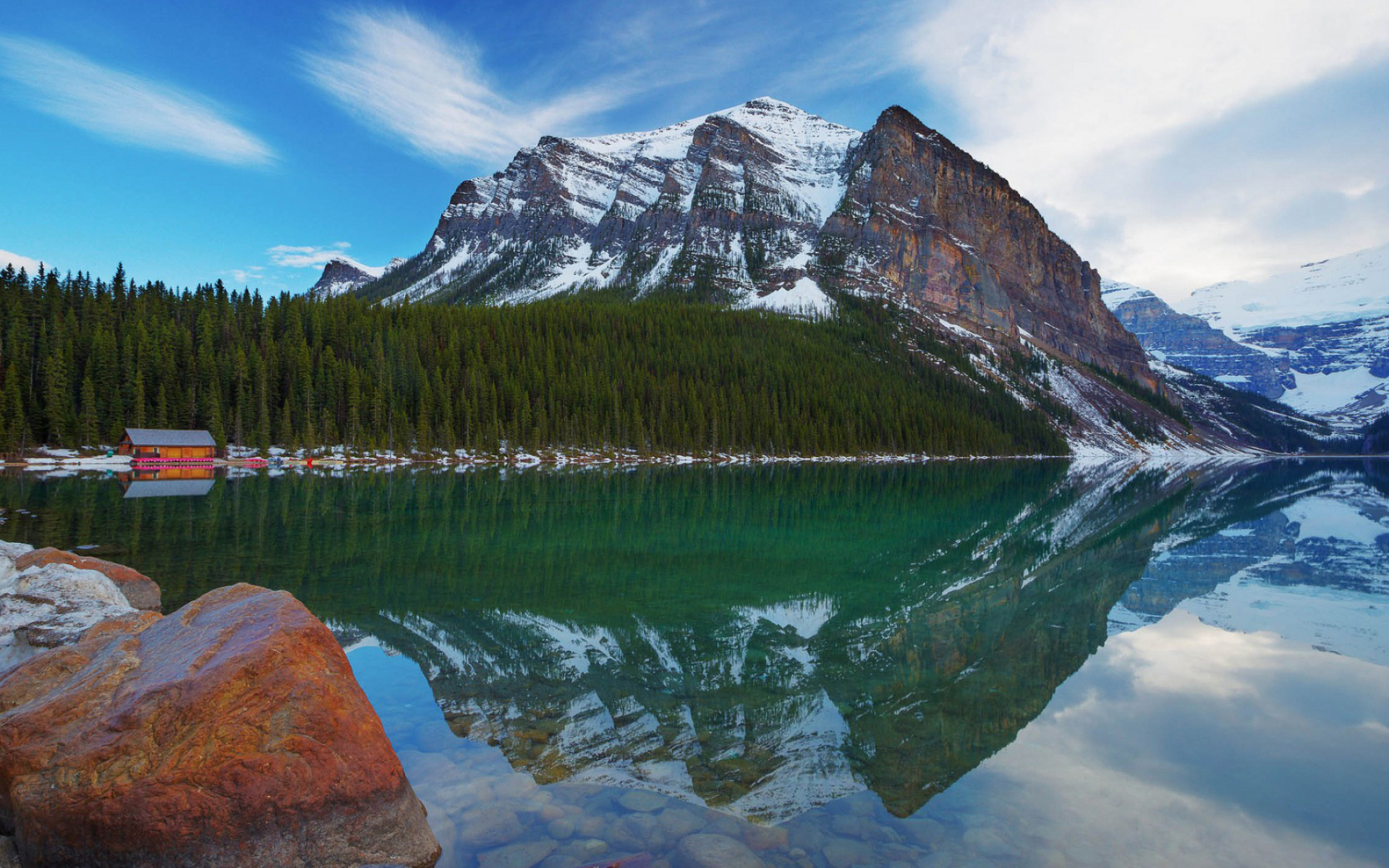 Lake Louise, Nature's masterpiece, Breathtaking scenery, Reflections on water, 1920x1200 HD Desktop