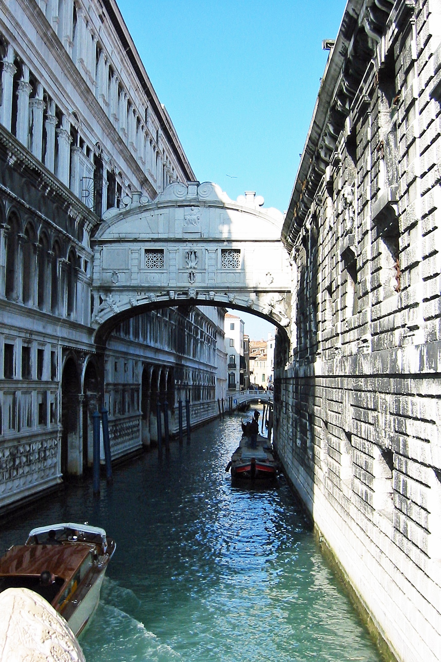 Laden Sie ein atemberaubendes Bild der Seufzerbrücke in Venedig herunter, 1440x2170 HD Handy