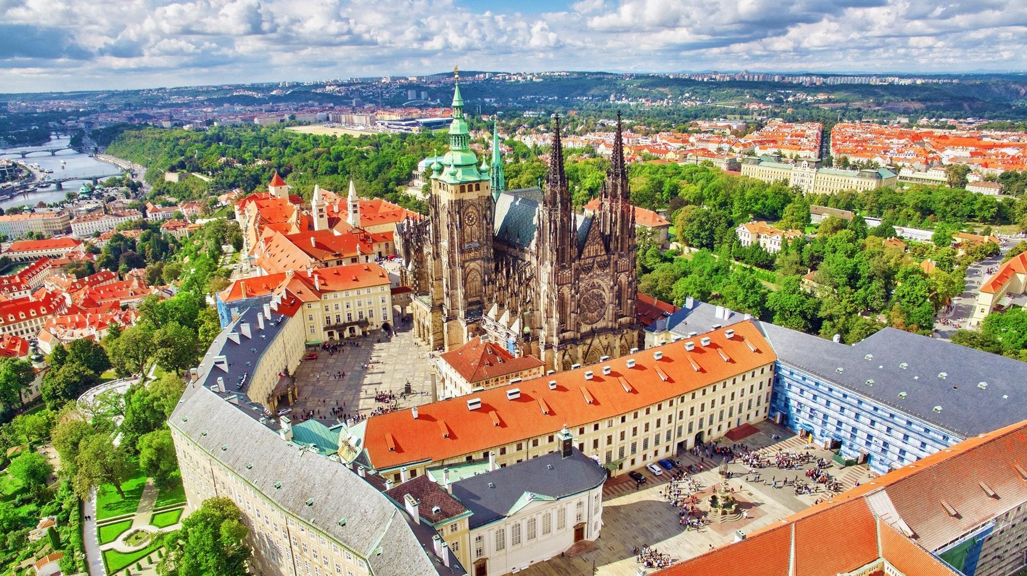 Prague Castle, Free walking tour, Yoorney by, Guided exploration, 2000x1130 HD Desktop