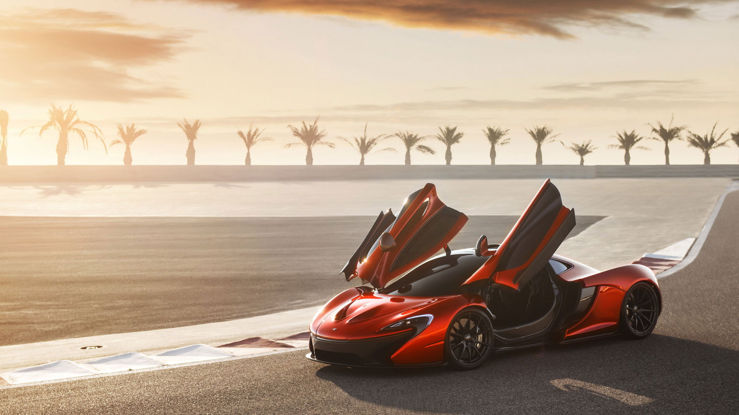 Sports Car: Visually appealing and easily recognizable, McLaren P1. 2560x1440 HD Wallpaper.