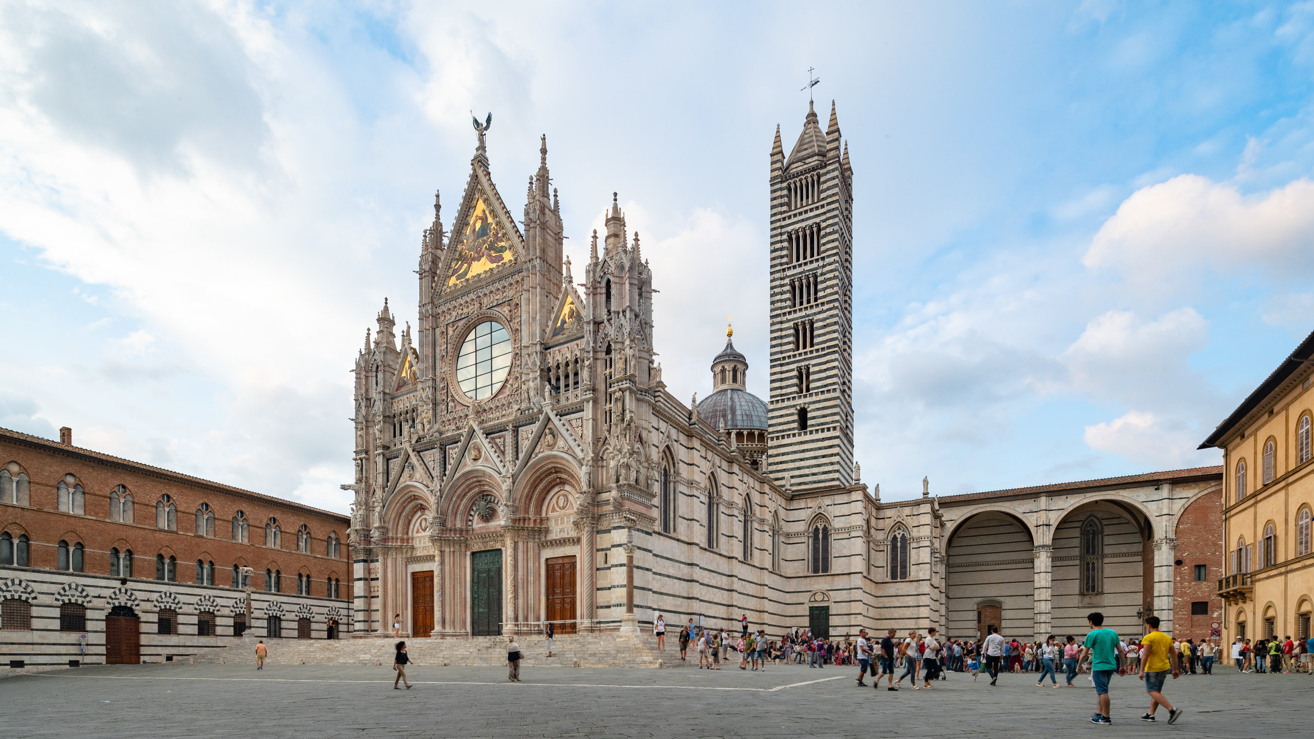 Atemberaubender Blick auf den Dom von Siena, 2560x1440 HD Desktop