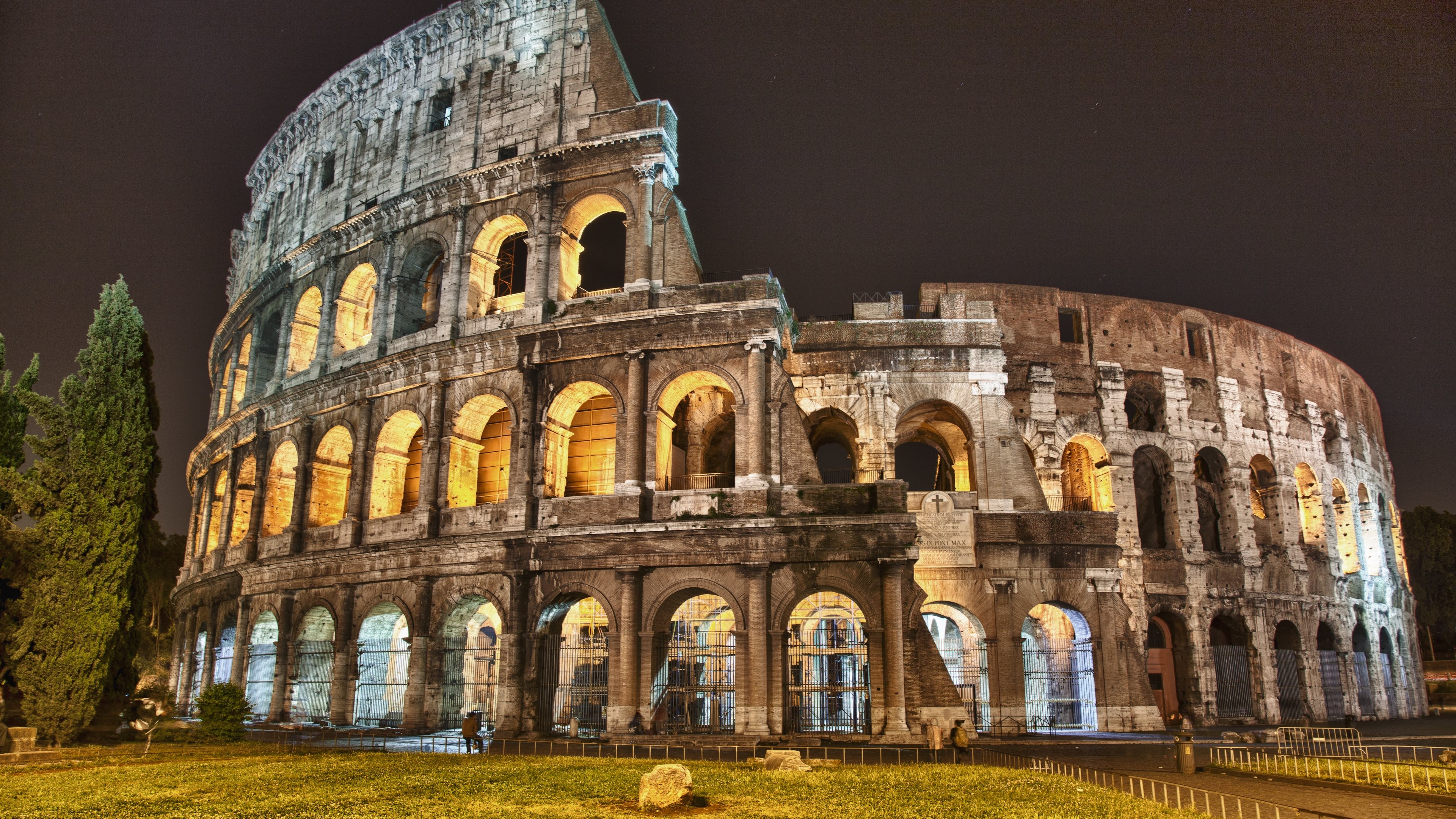 Colosseum grandeur, Architectural masterpiece, Ancient amphitheater, Roman history, 3840x2160 4K Desktop
