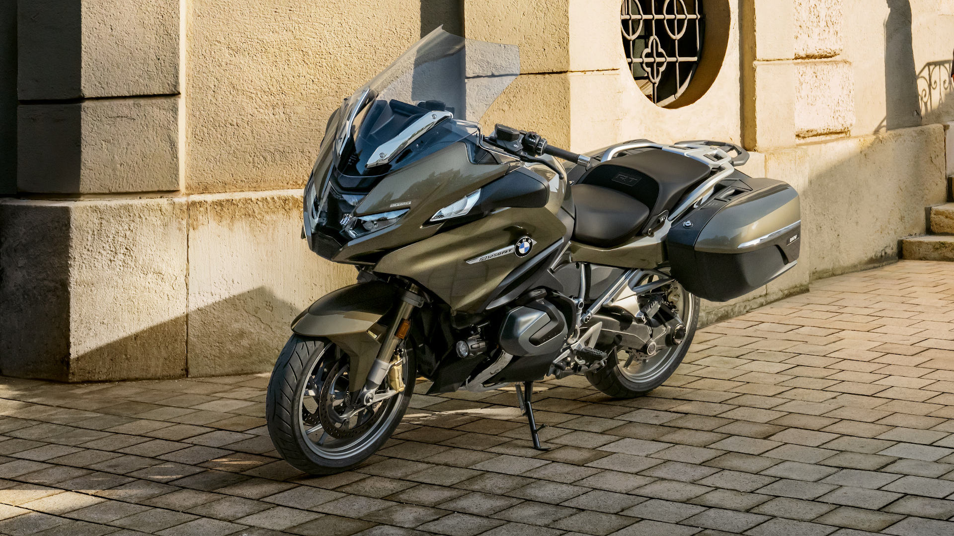 BMW R 1250 RT, Specs and features, Exciting launch, Premium motorcycle, 1920x1080 Full HD Desktop