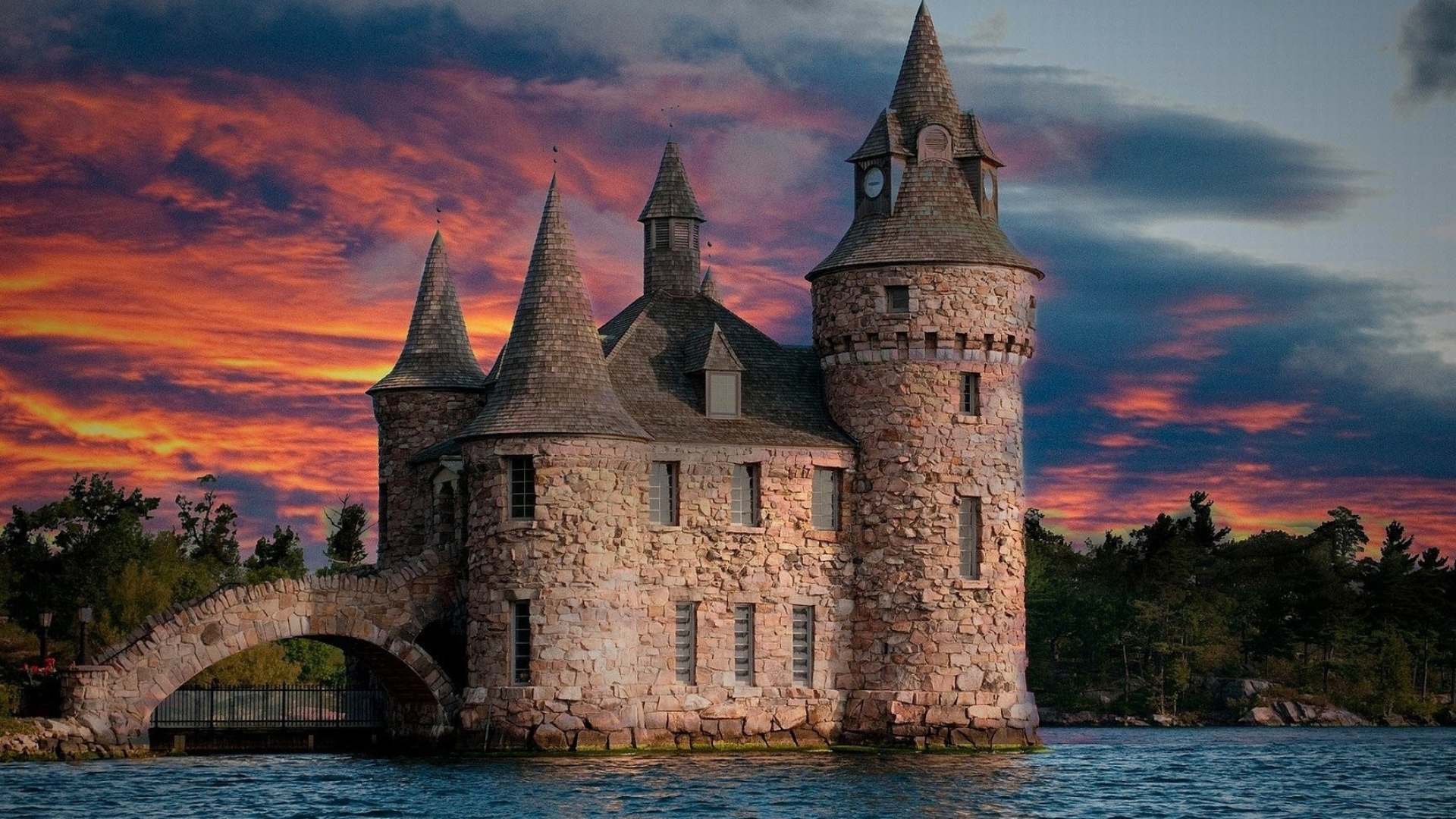 Castle: A major landmark and tourist attraction in the Thousand Islands region of the U.S. state of New York, Boldt. 1920x1080 Full HD Background.