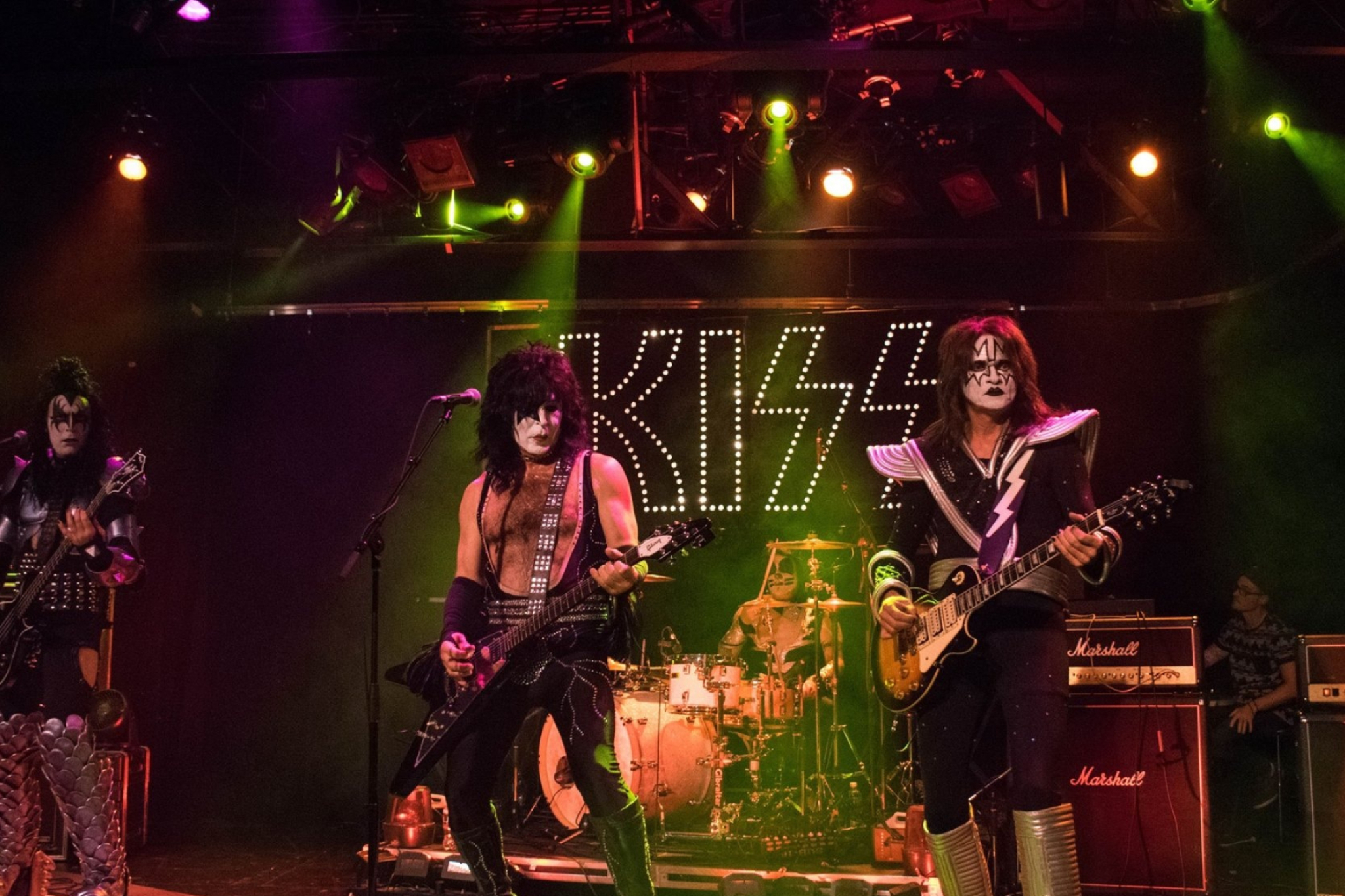 Rob Valentine with KISS tribute bands - Photos 2050x1370