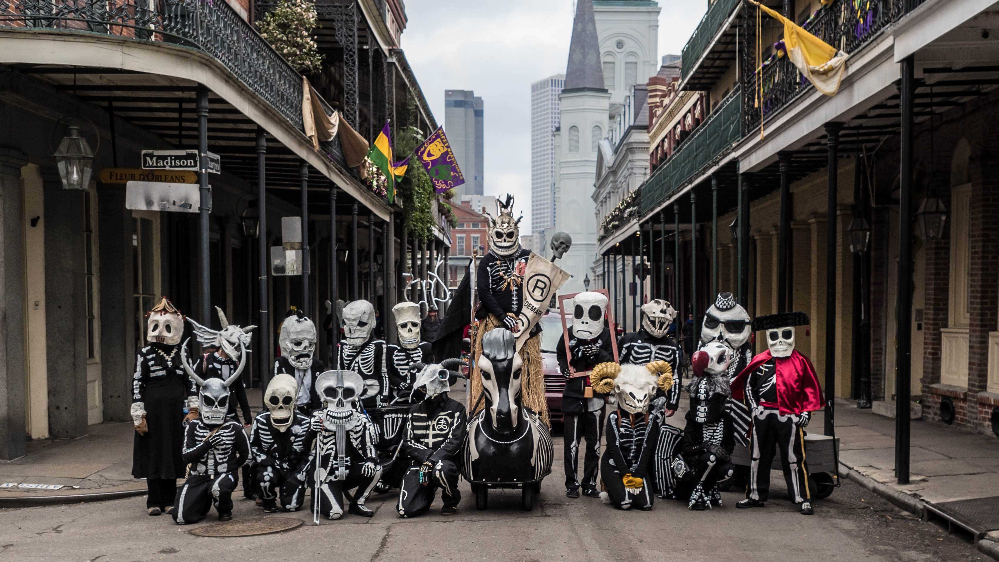 French Quarter, New Orleans, Costumes, Skeleton costume, 3410x1920 HD Desktop