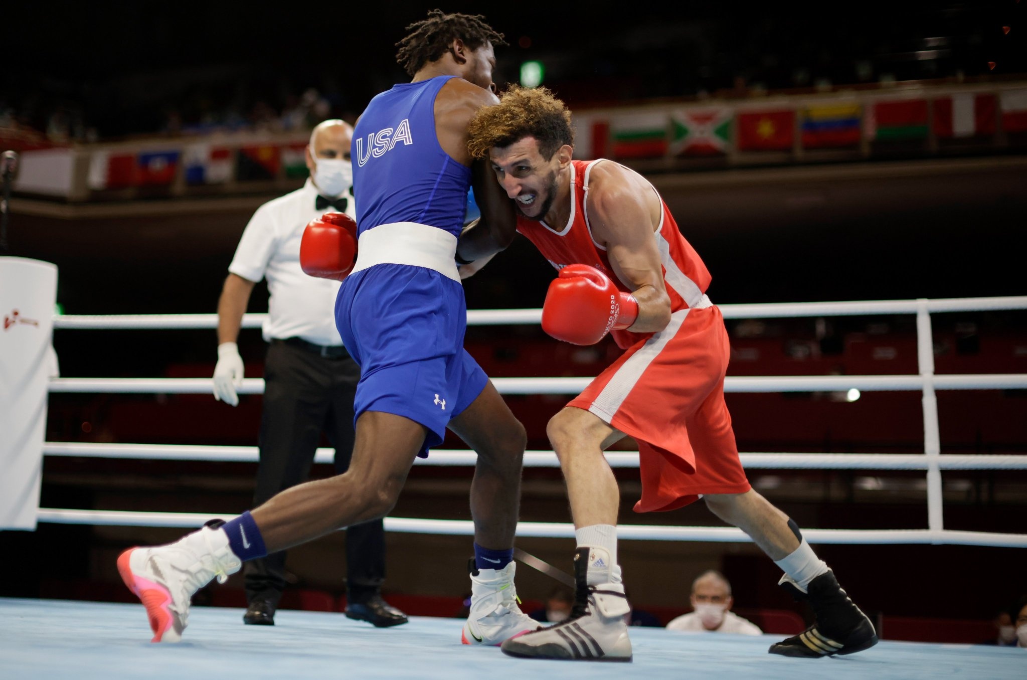 Sofiane Oumiha, Norfolk's Keyshawn Davis, Olympic boxing, Quarterfinals, 2050x1360 HD Desktop