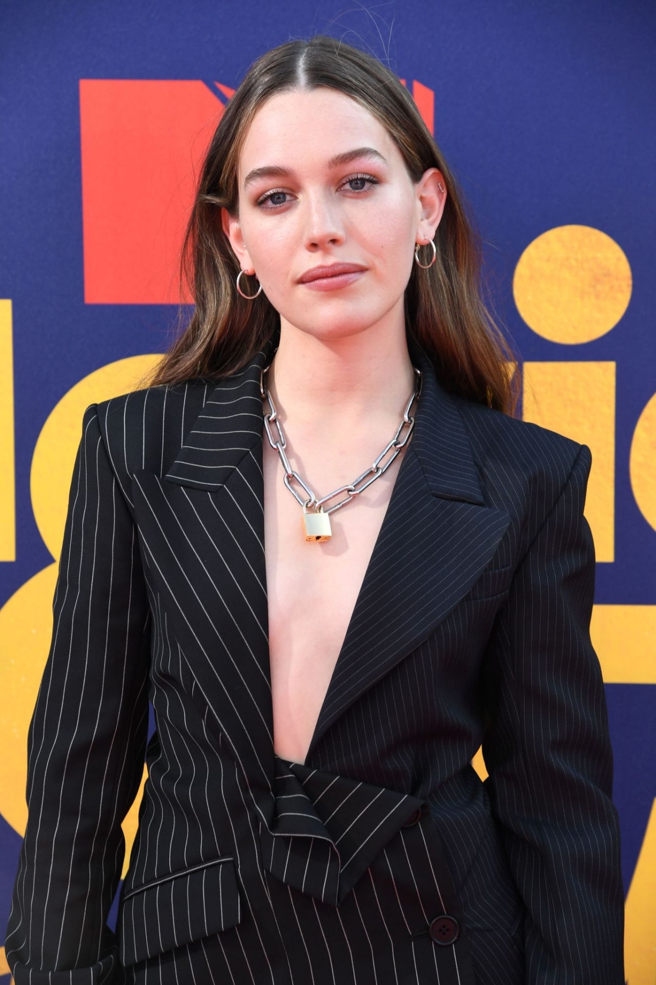 Victoria Pedretti style, Fashion choices, Outfit inspiration, Celebrity fashion, 1280x1920 HD Handy
