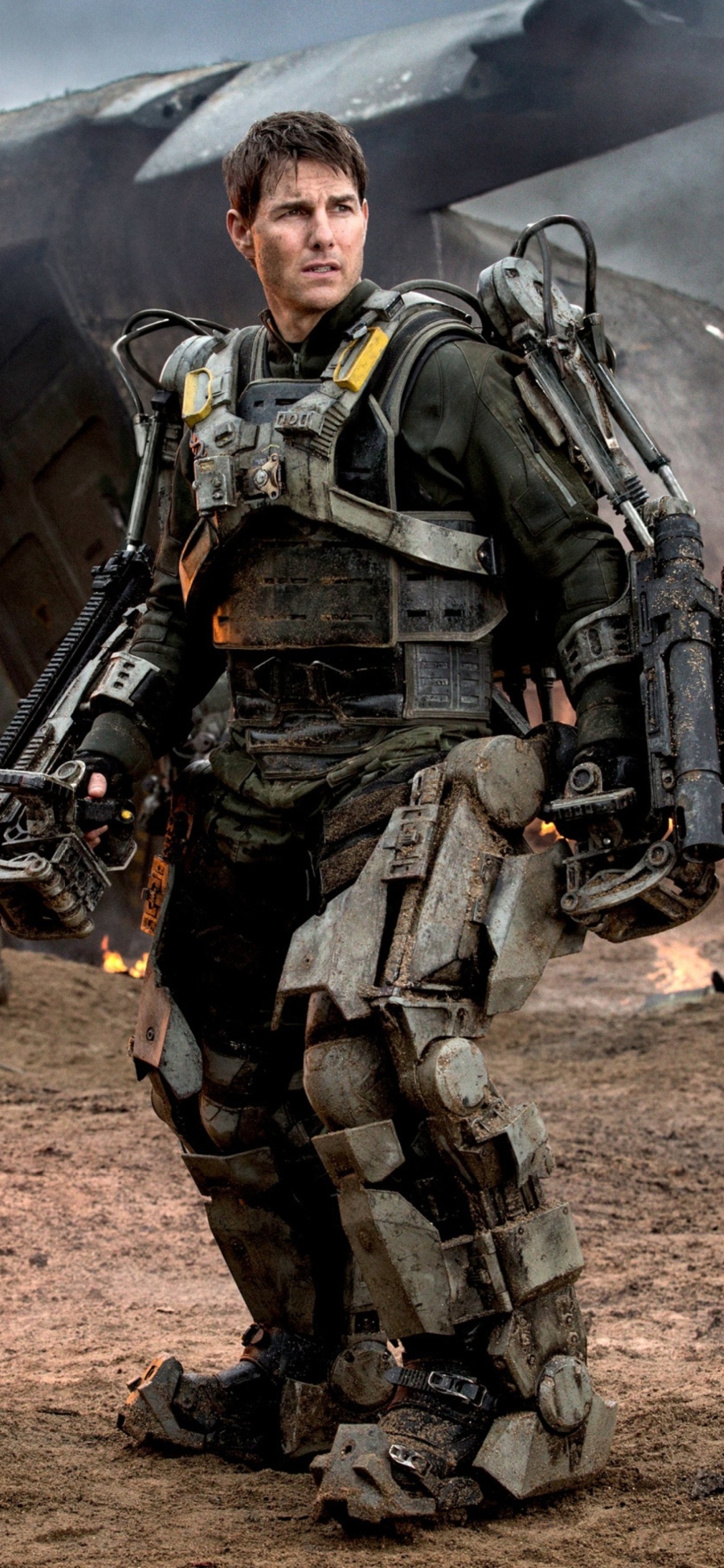 Edge of Tomorrow: Major William Cage, A landing operation against the aliens. 1170x2540 HD Background.
