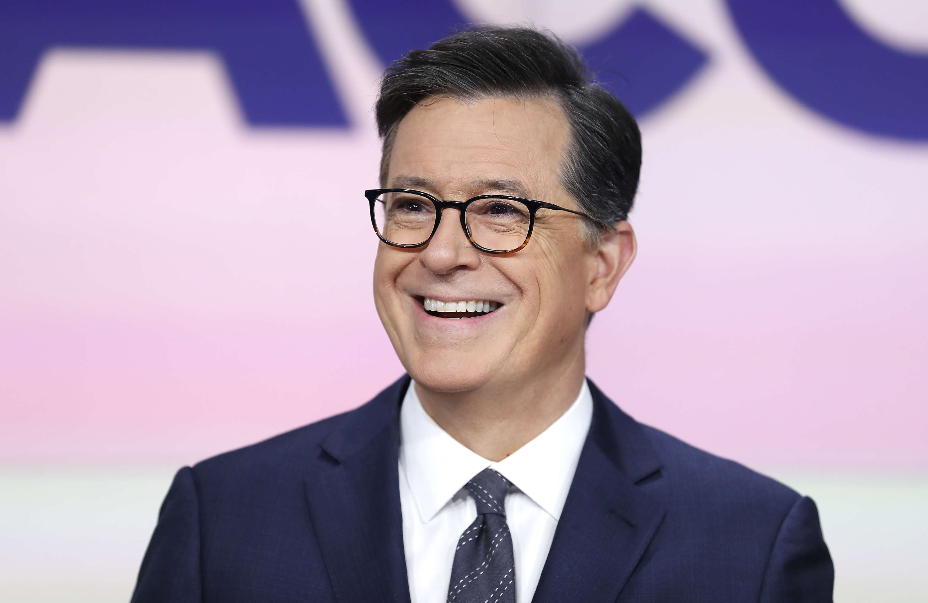 Late Show with Stephen Colbert, New episode schedule, August 26, 2022, Television programming, 3200x2080 HD Desktop