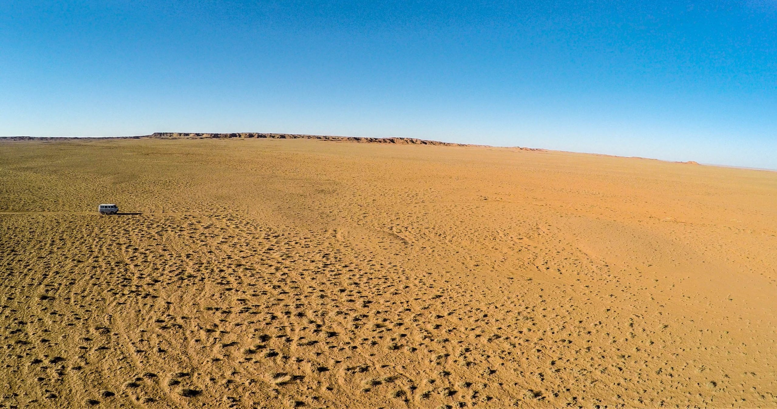Gobi Desert, Vastness of desert, Mysterious landscapes, Desolate beauty, 2560x1350 HD Desktop