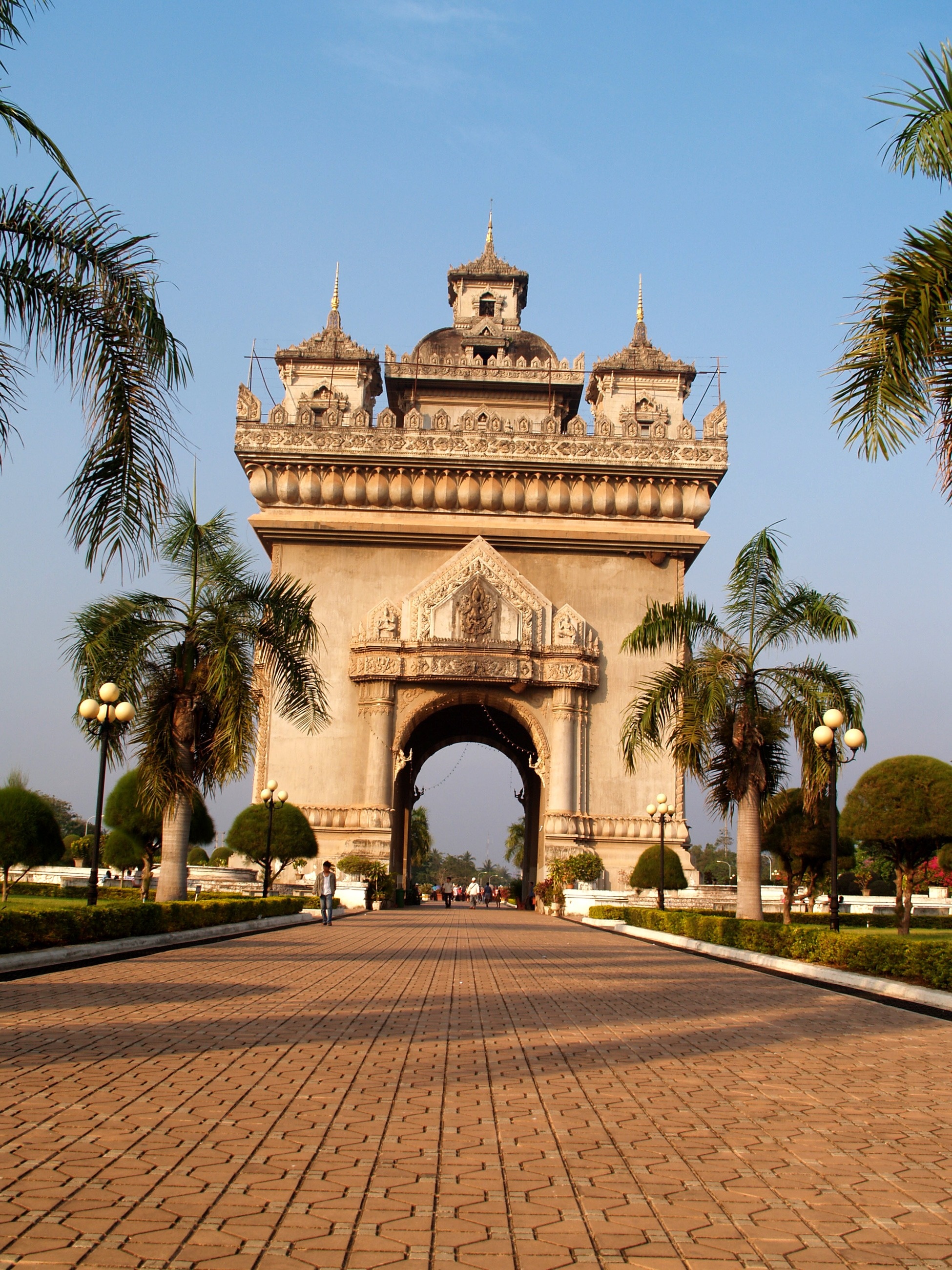 Vientiane architecture, Monument tower, Temple estate, Historic site, 1950x2600 HD Handy